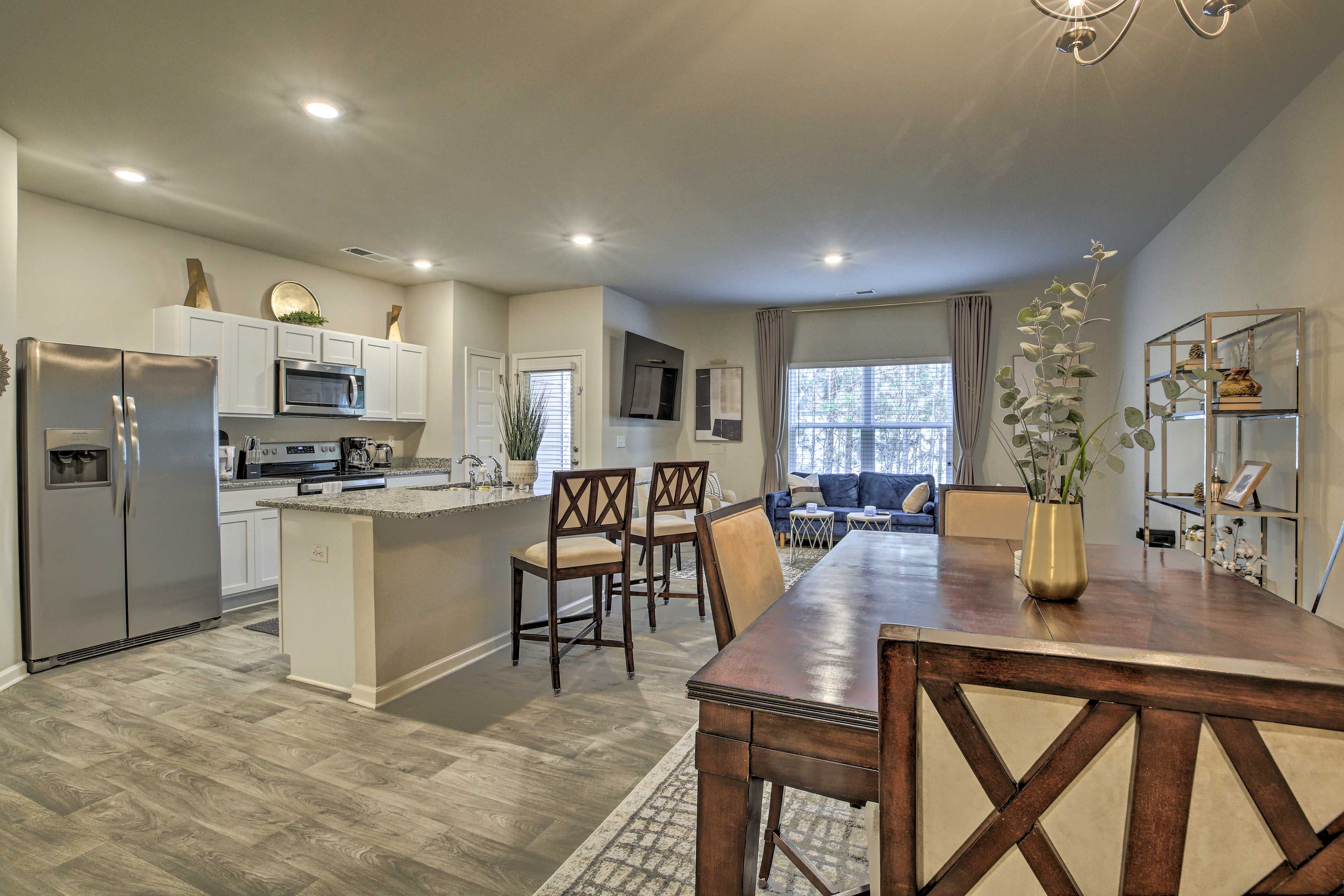 Dining Room | Open Floor Plan