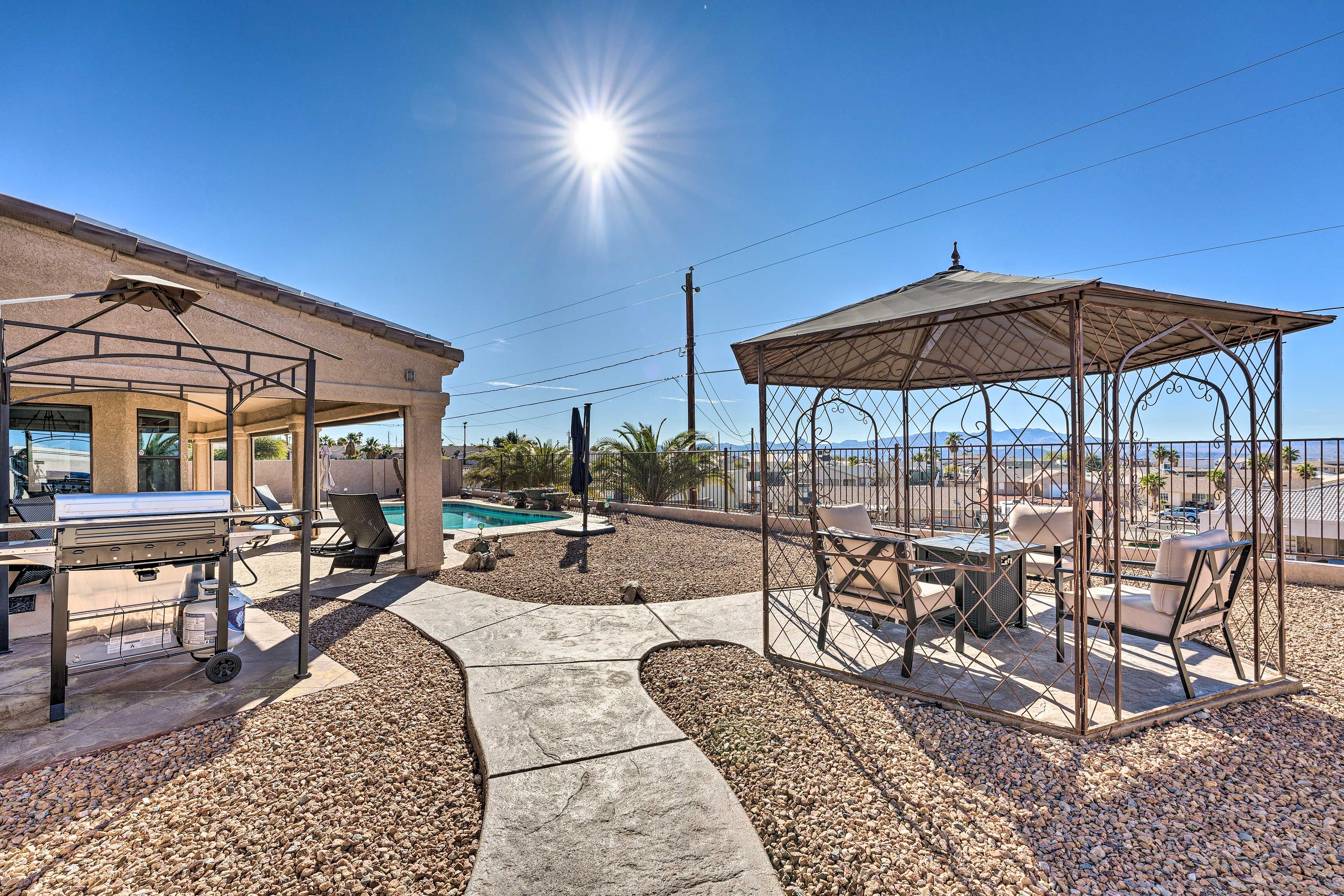 Backyard | 2,100 Sq Ft