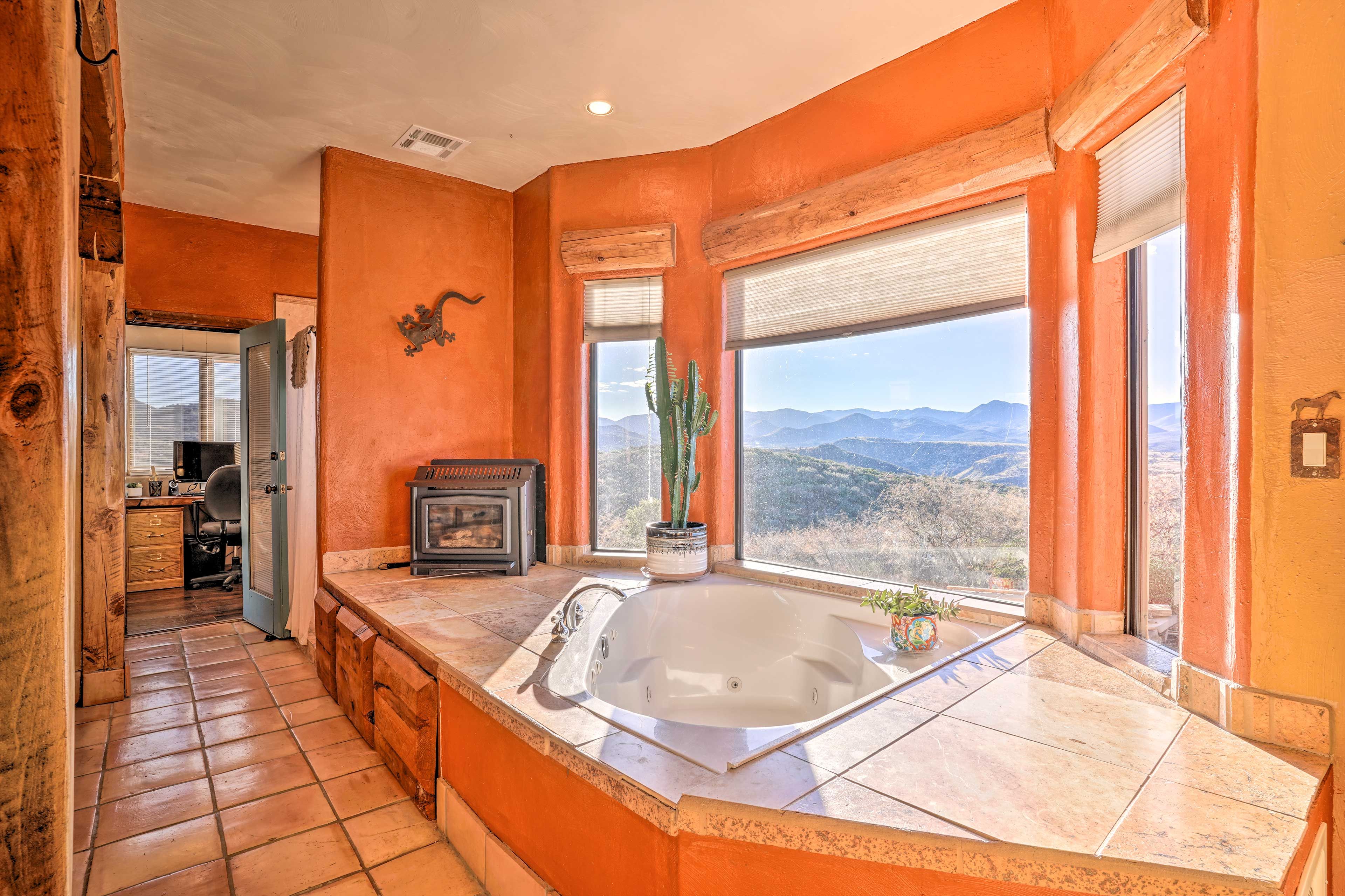 Full Bathroom | Jetted Tub