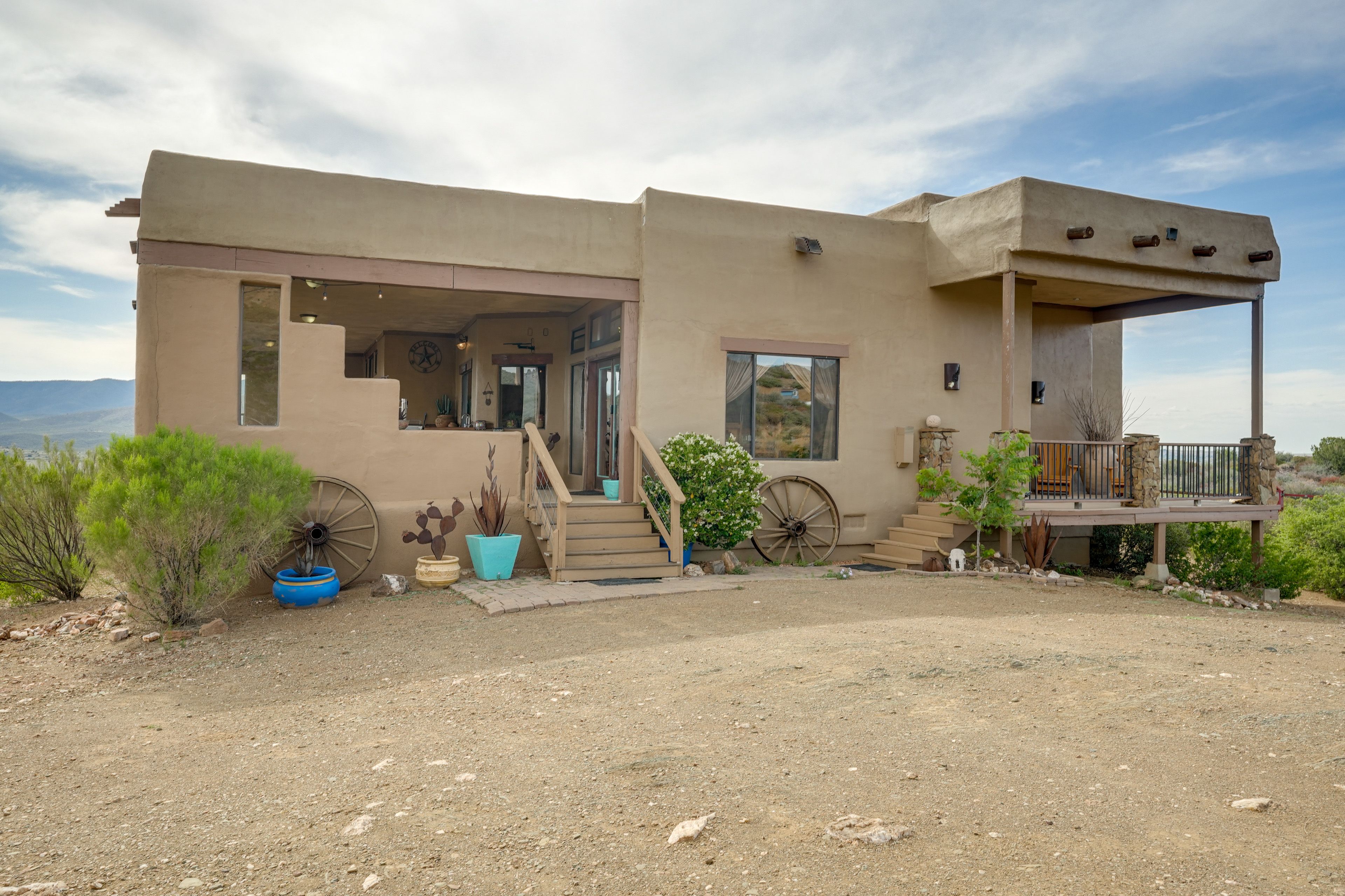 Exterior | Covered Patio & Balcony | Mountain Views