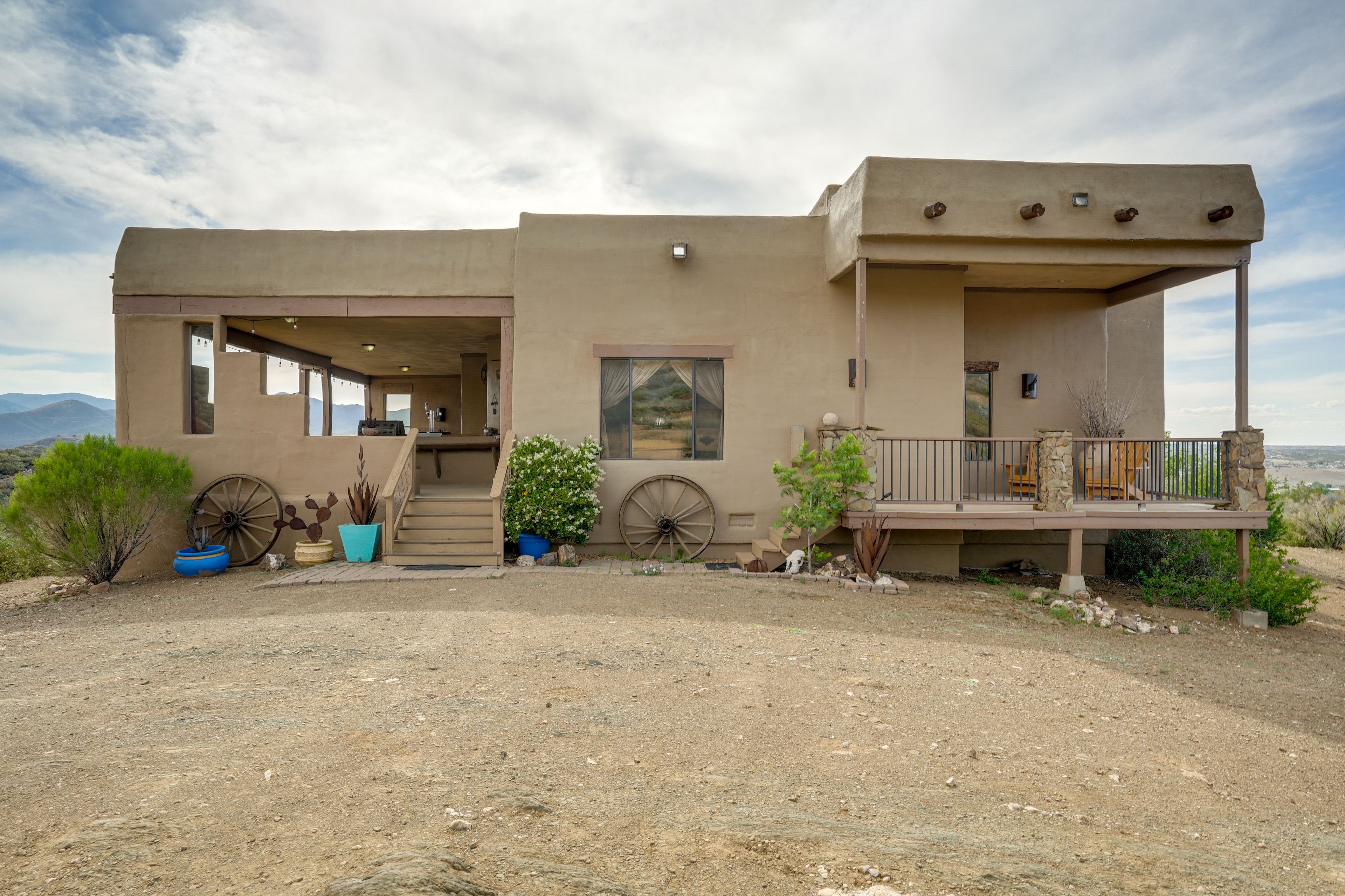 Exterior | Driveway Parking (6 Vehicles)