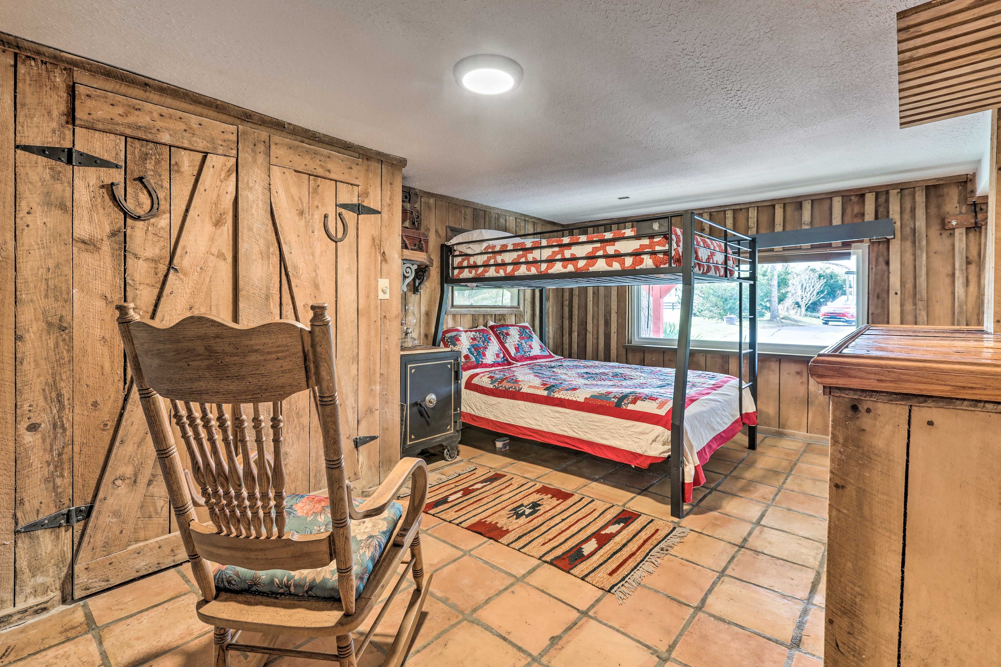 Sleeping Area | 1st Floor | Full/Queen Bunk Bed | Pack 'n Play