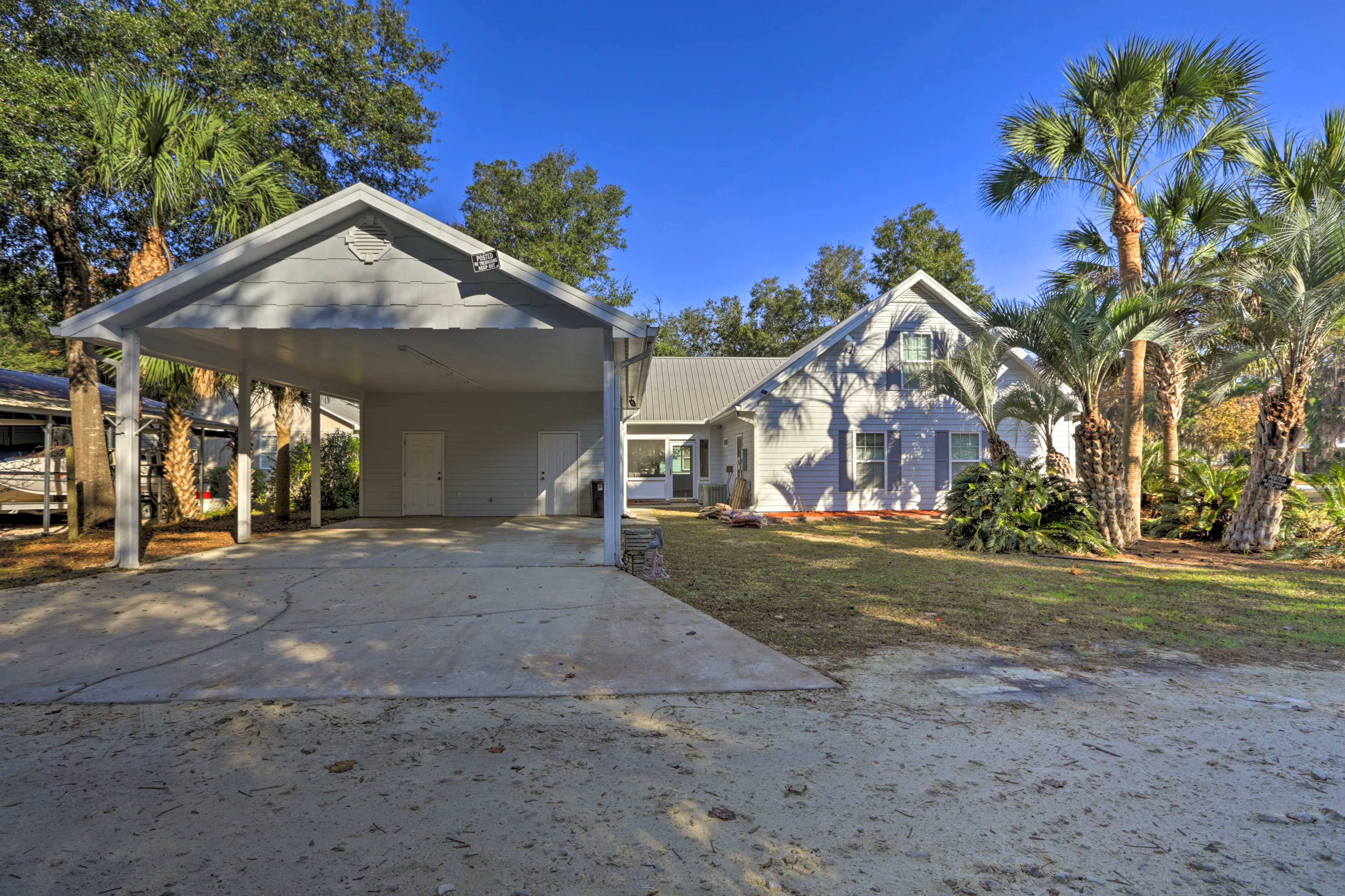 Exterior | Carport Parking (1 Vehicle) | Driveway Parking (2 Vehicles)