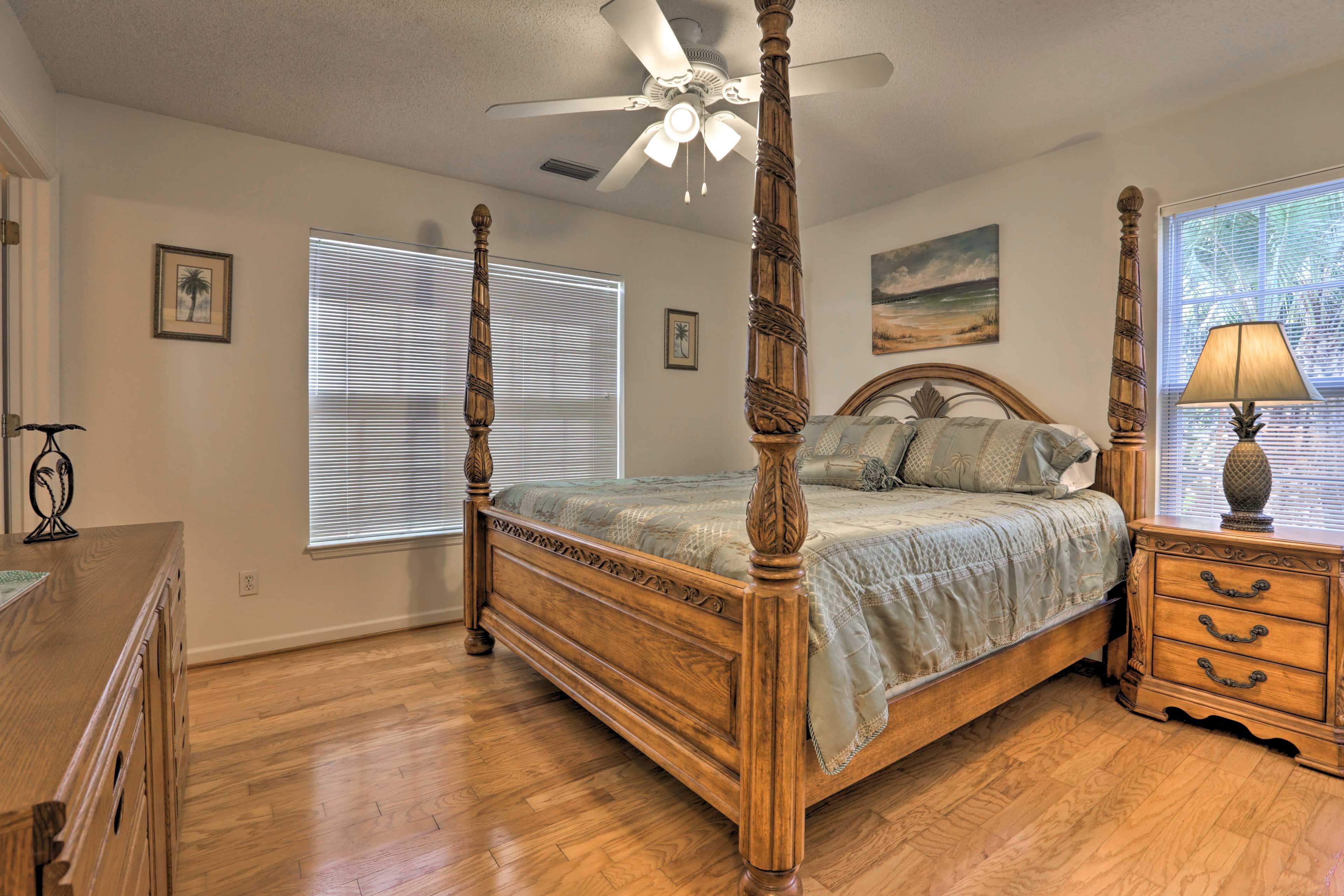 Bedroom 2 | 1st Floor | King Bed