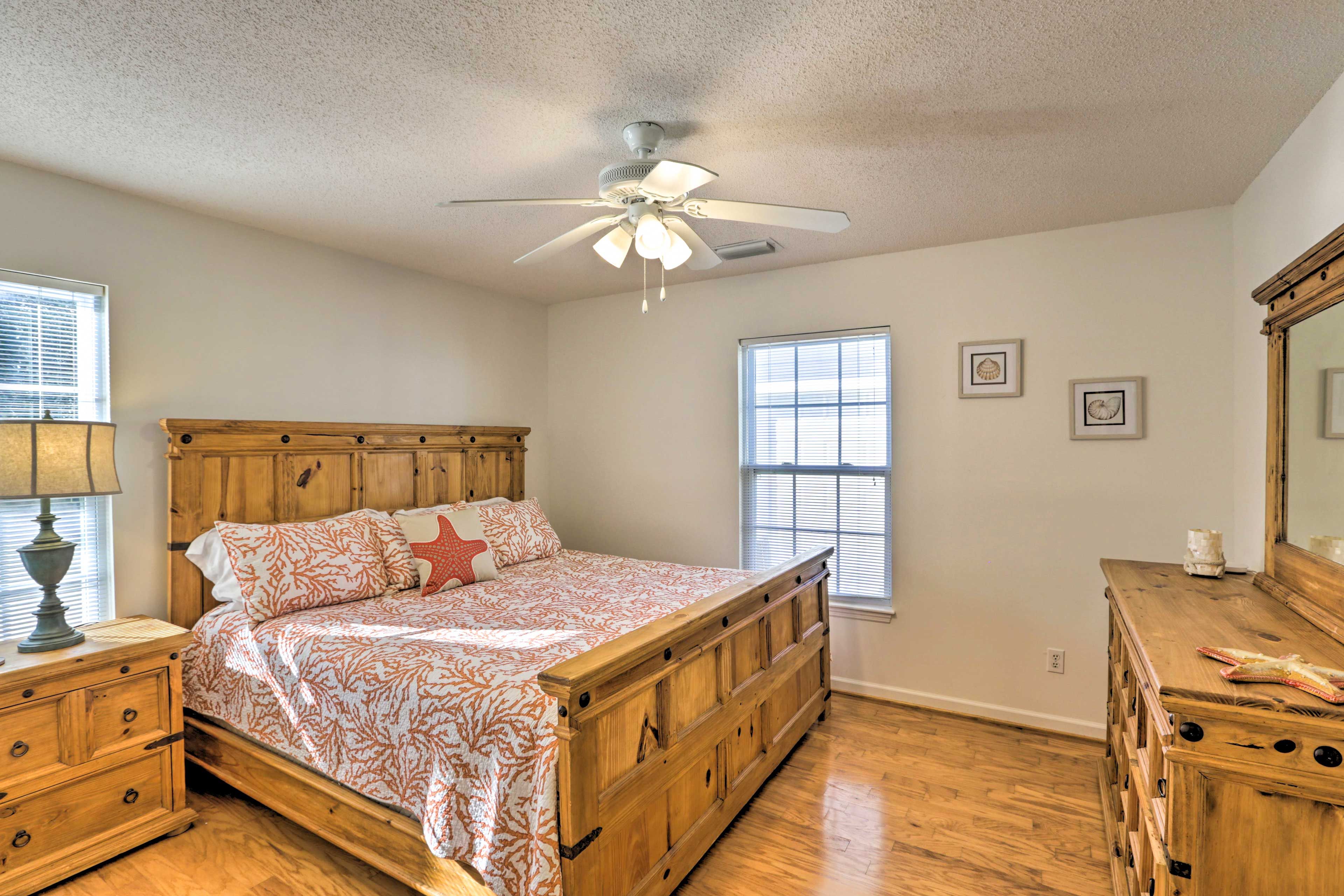 Bedroom 1 | 1st Floor | King Bed | Linens Provided