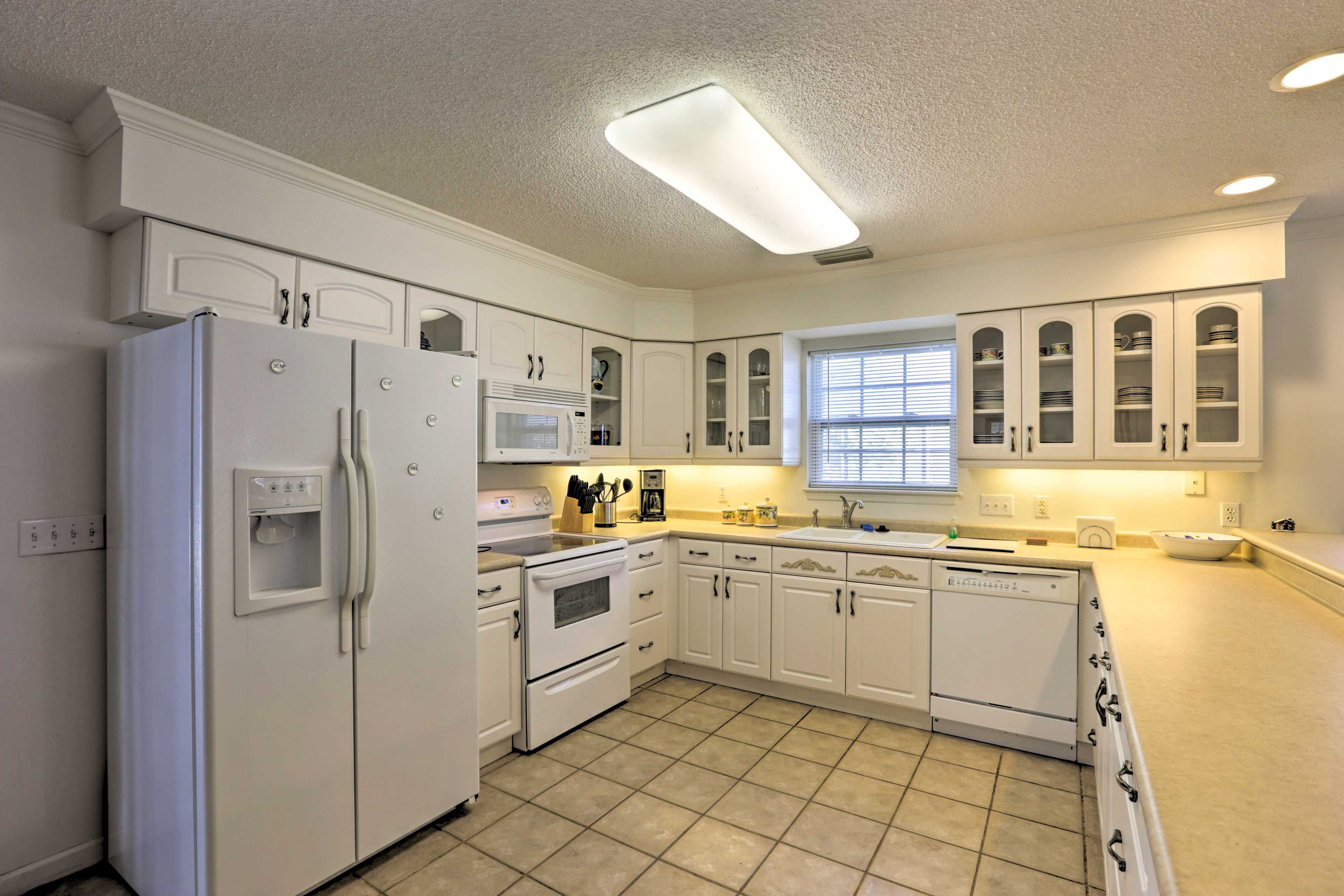 Kitchen | 1st Floor | Fully Equipped | Cooking Basics | Coffee Maker | Toaster