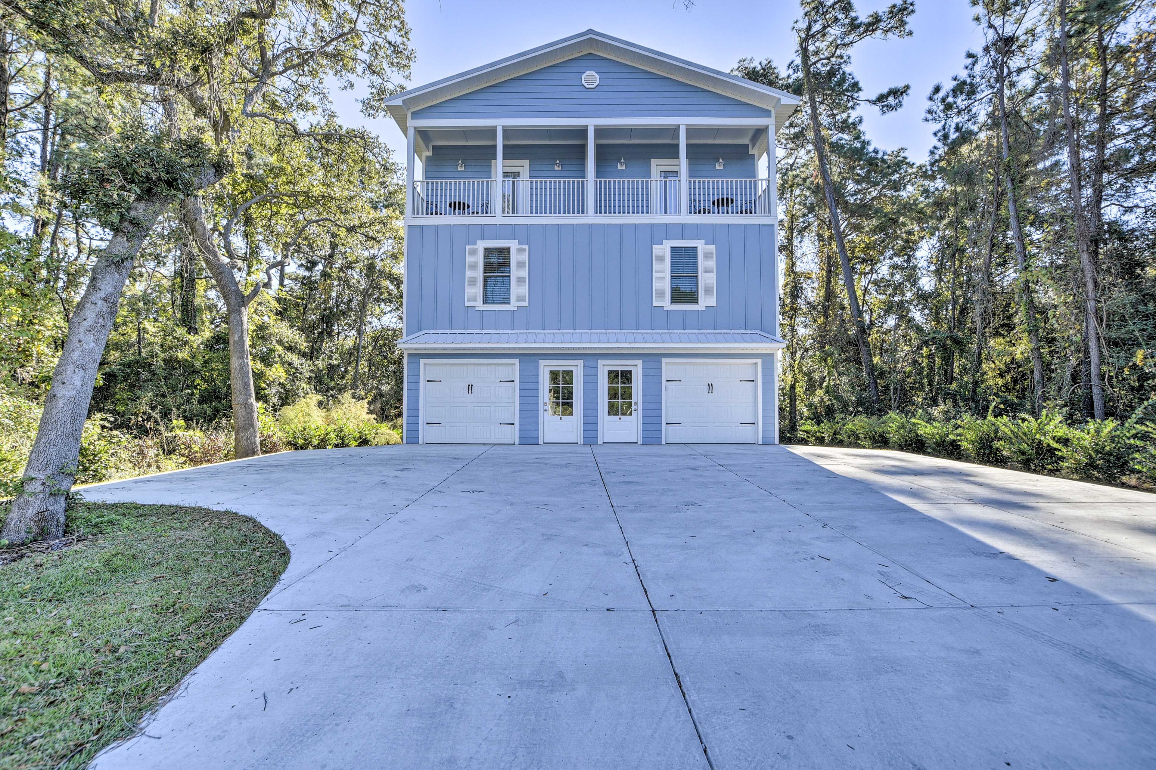 Exterior Space | 2-Story House