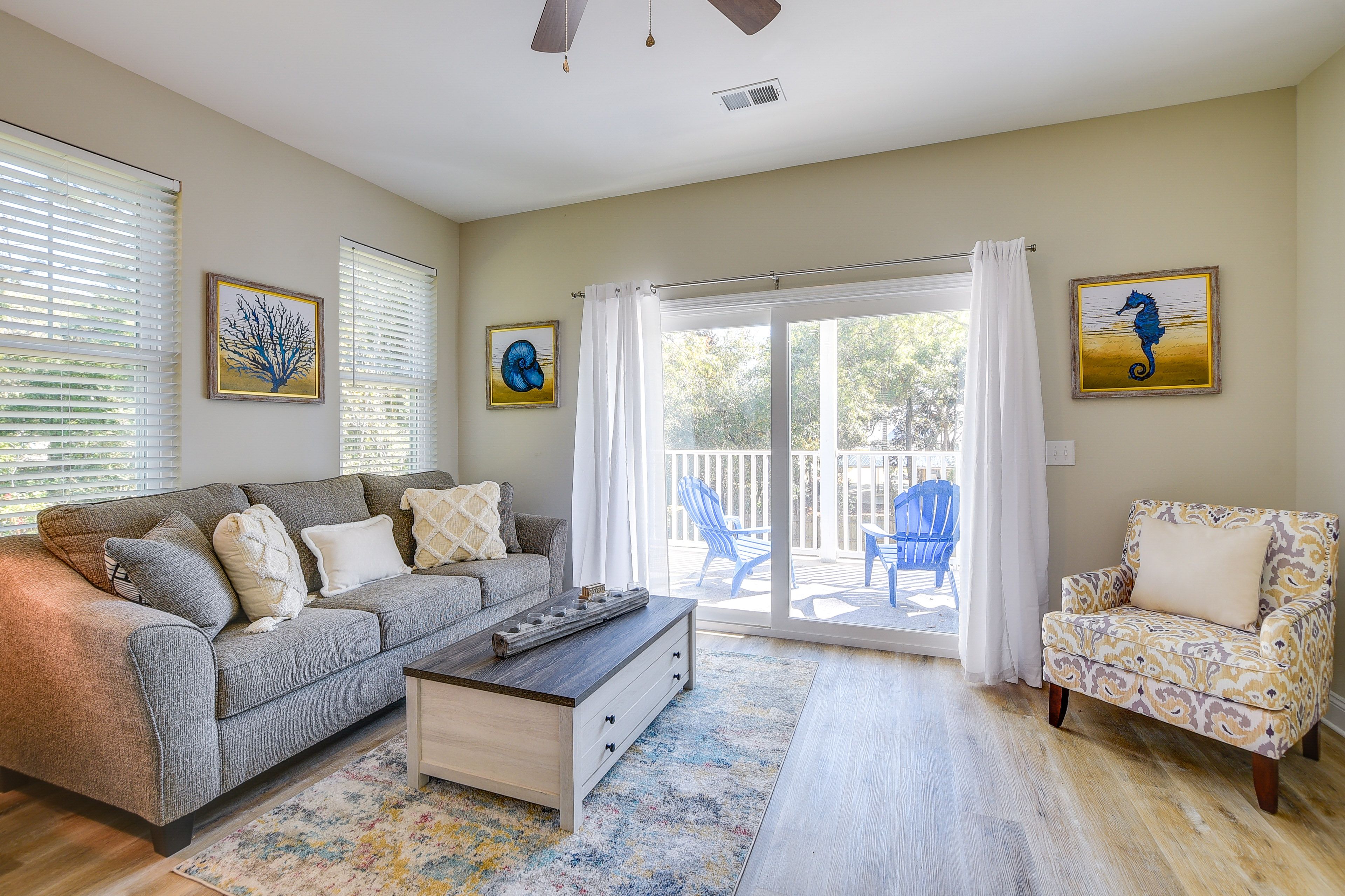 Living Room | Main Level | Sleeper Sofa | Central A/C & Heating | Flat-Screen TV