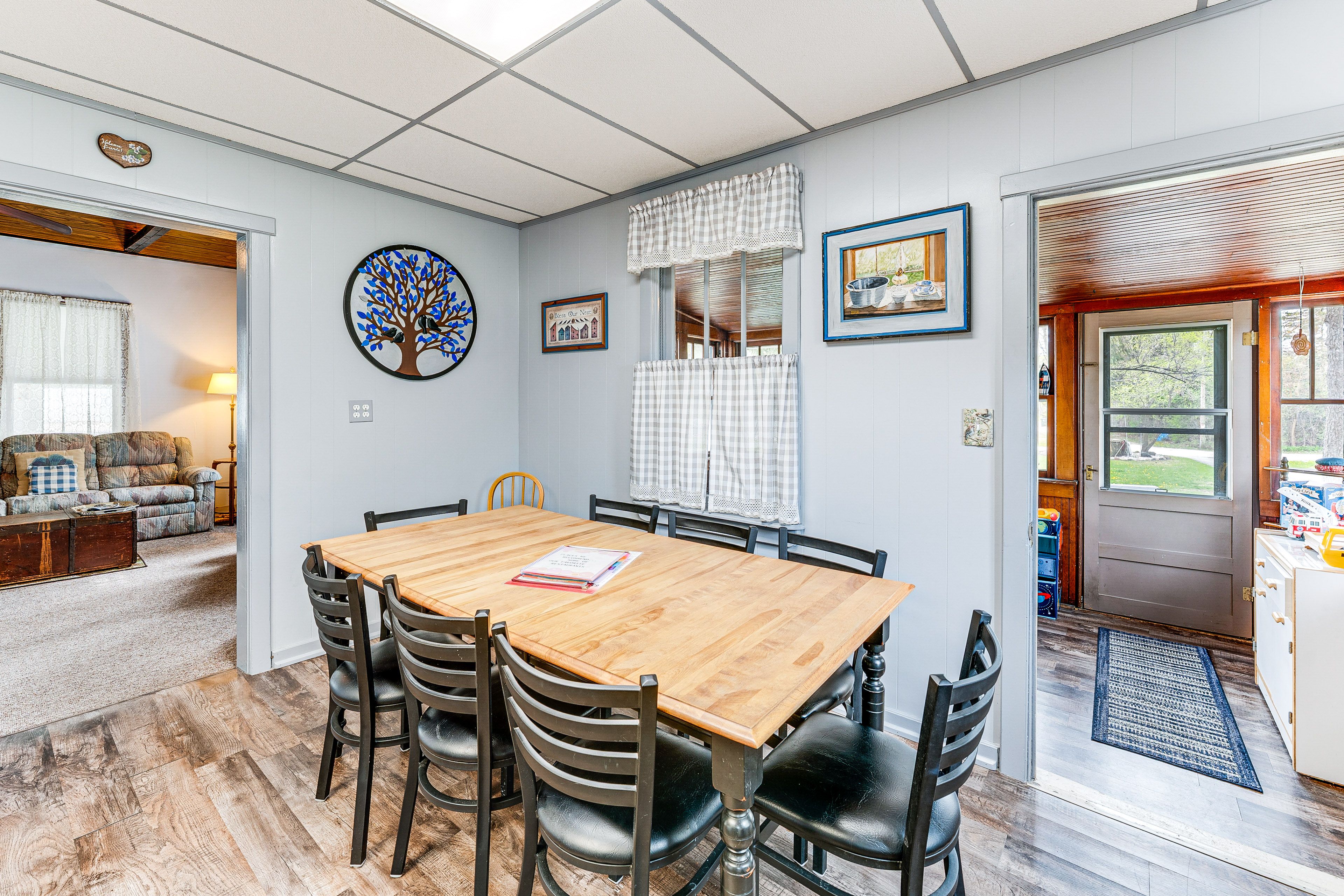 Dining Space | Dishware & Flatware