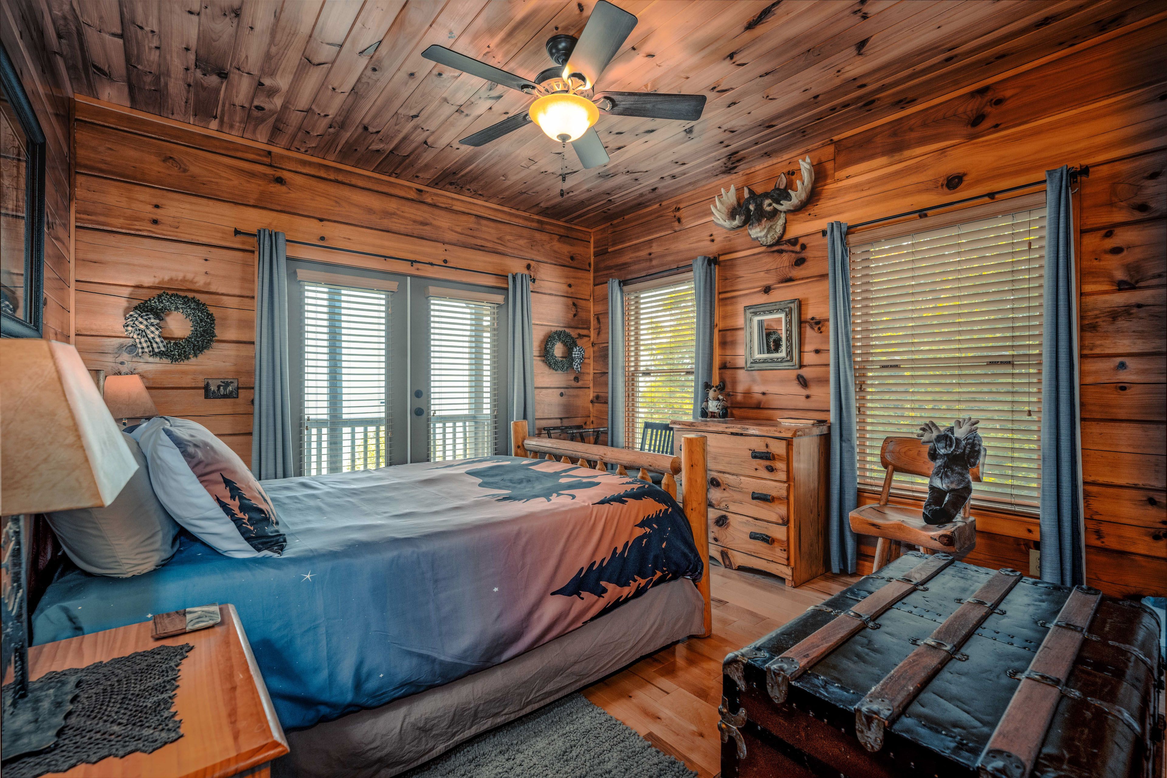 Bedroom 3 | Queen Bed