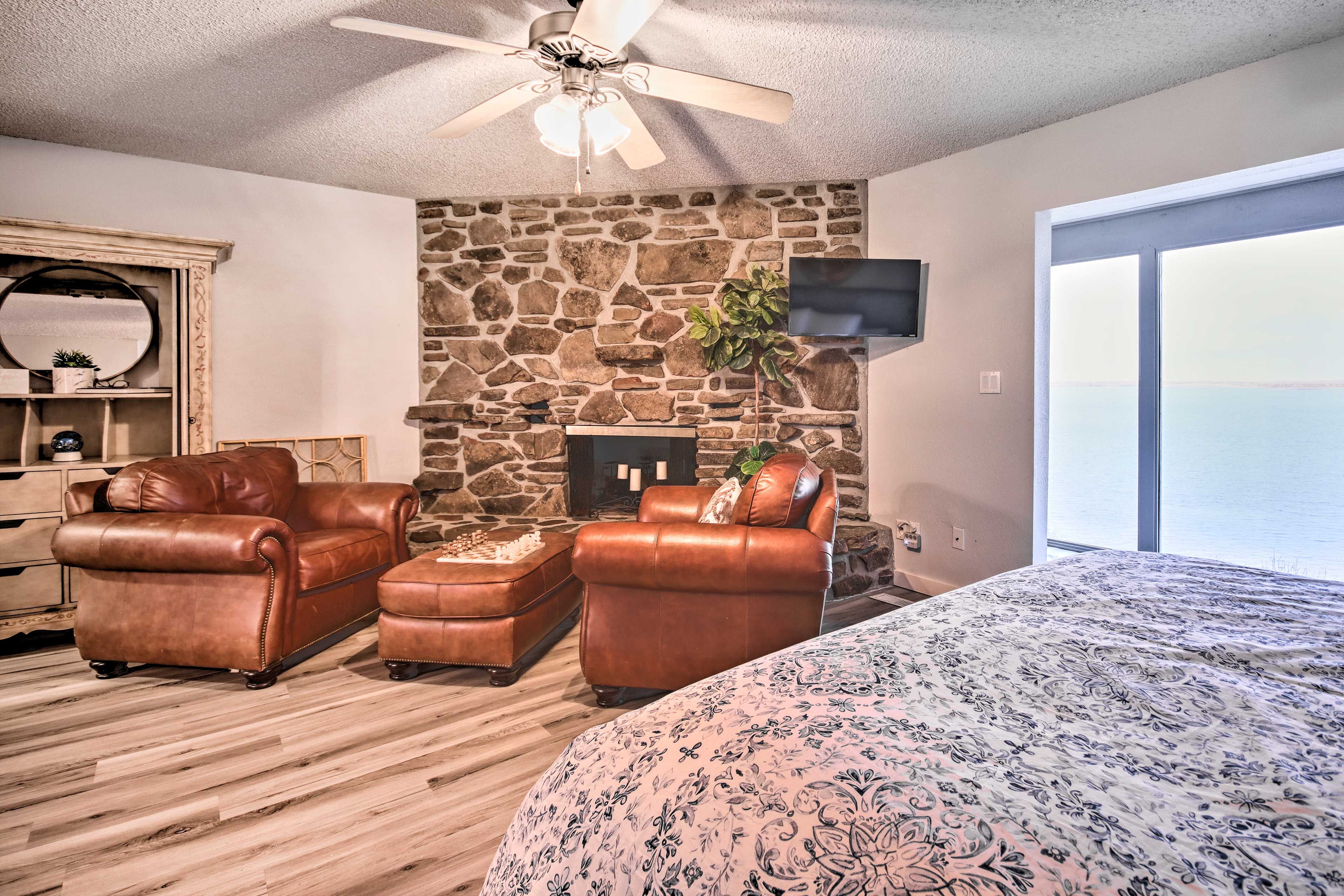Bedroom | Sitting Area