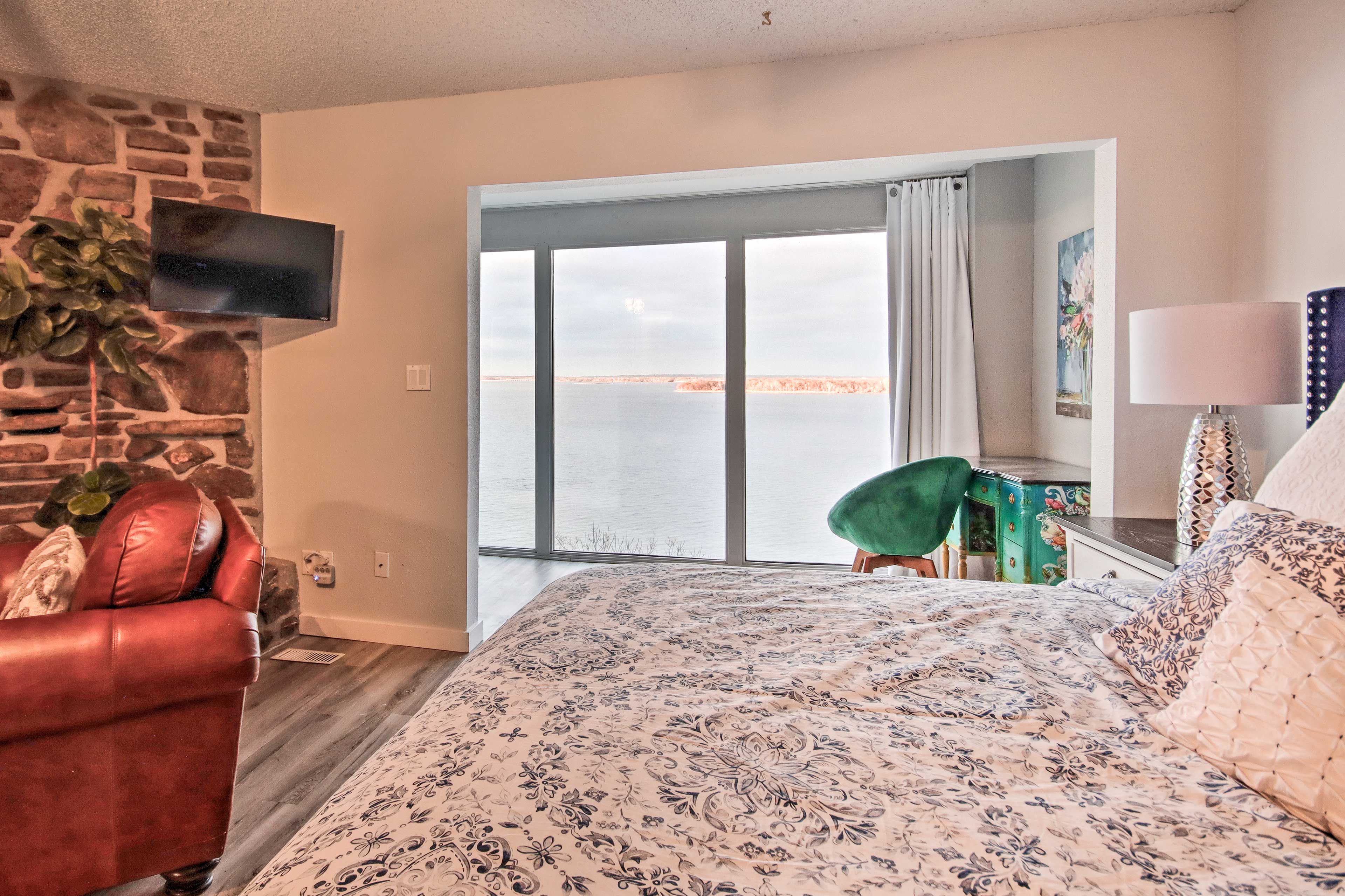 Bedroom | Smart TV