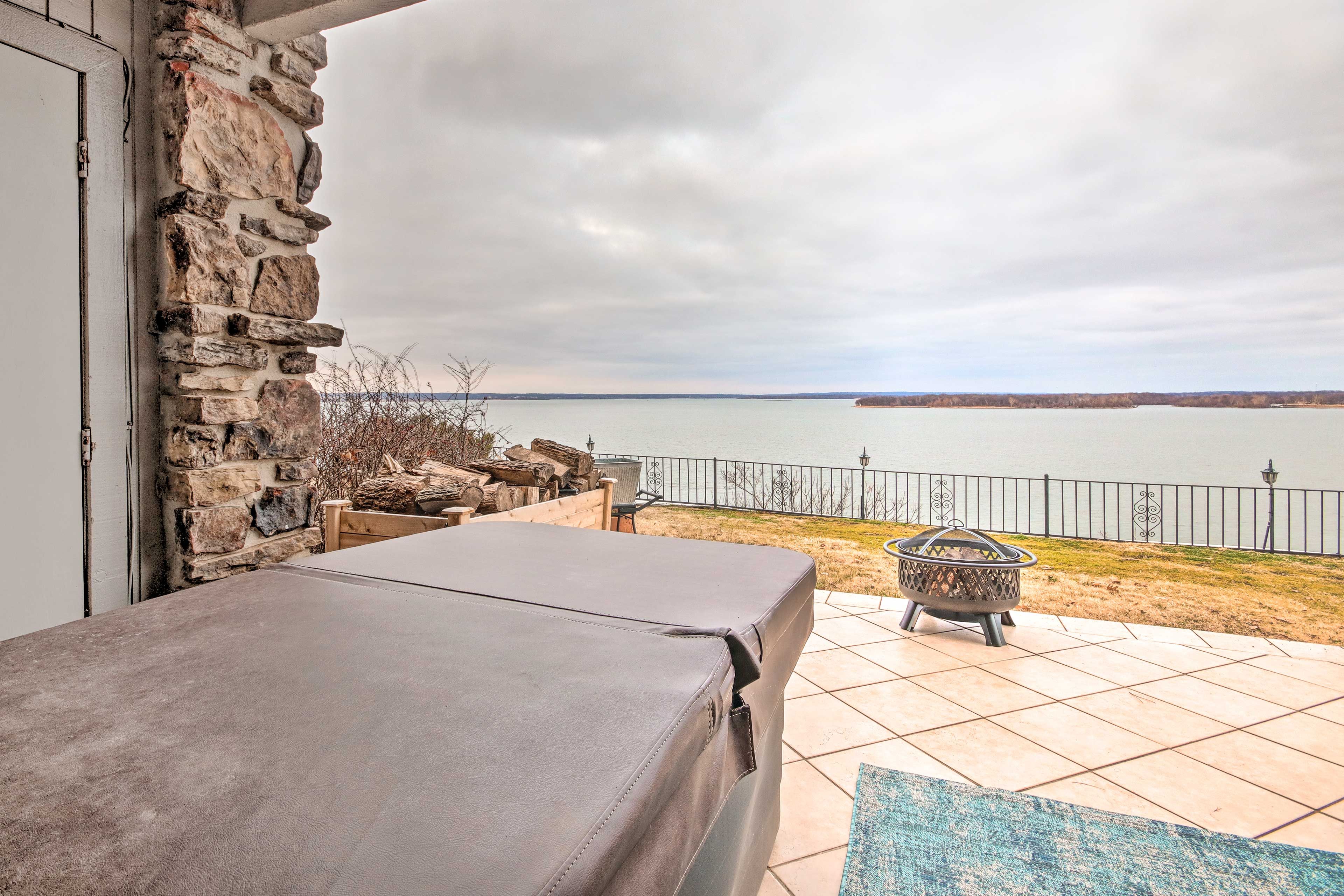 Private Patio | Private 2-Person Hot Tub