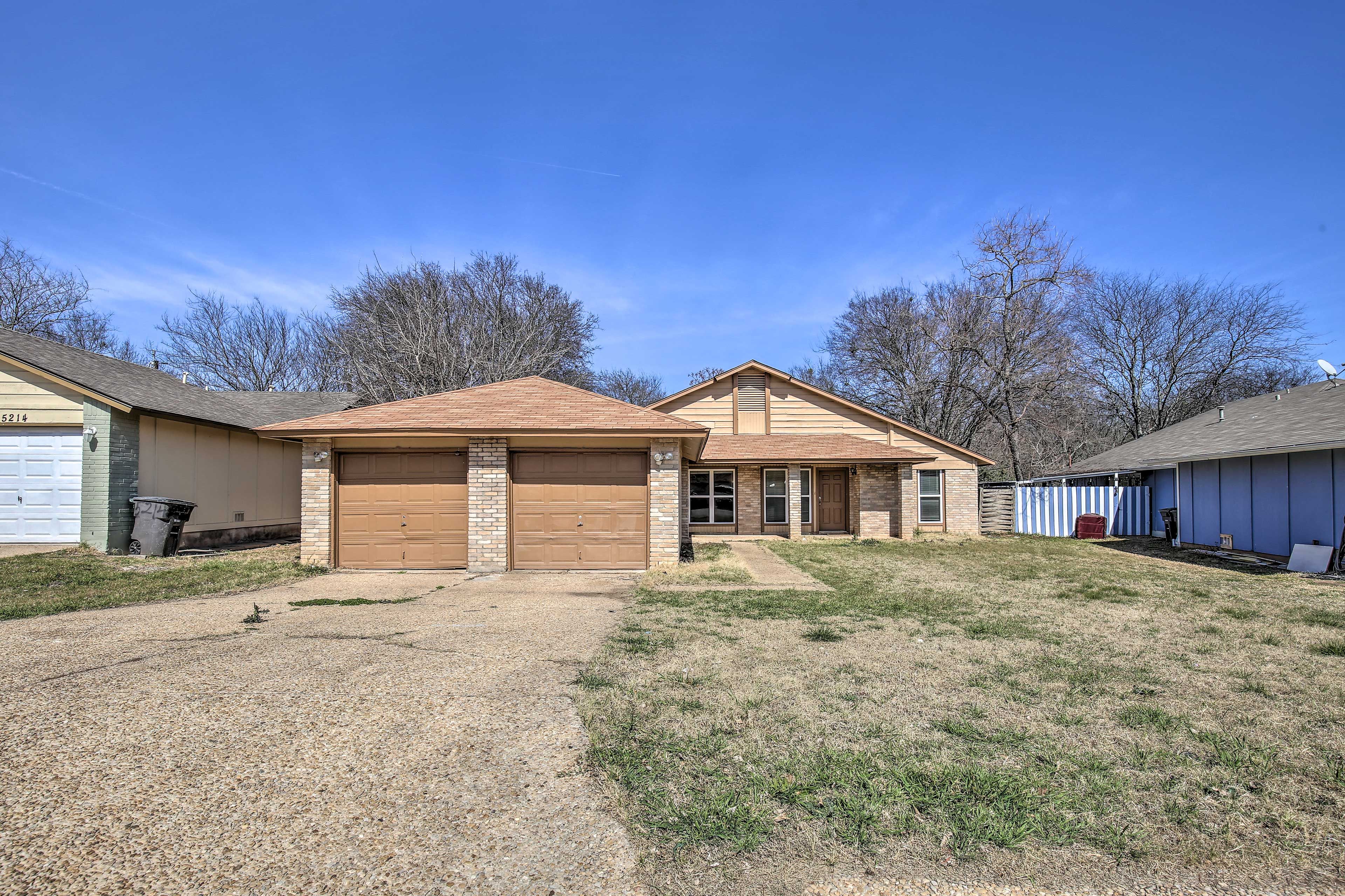 San Antonio Vacation Rental | 2BR | 2BA | 800 Sq Ft | 1 Step to Enter