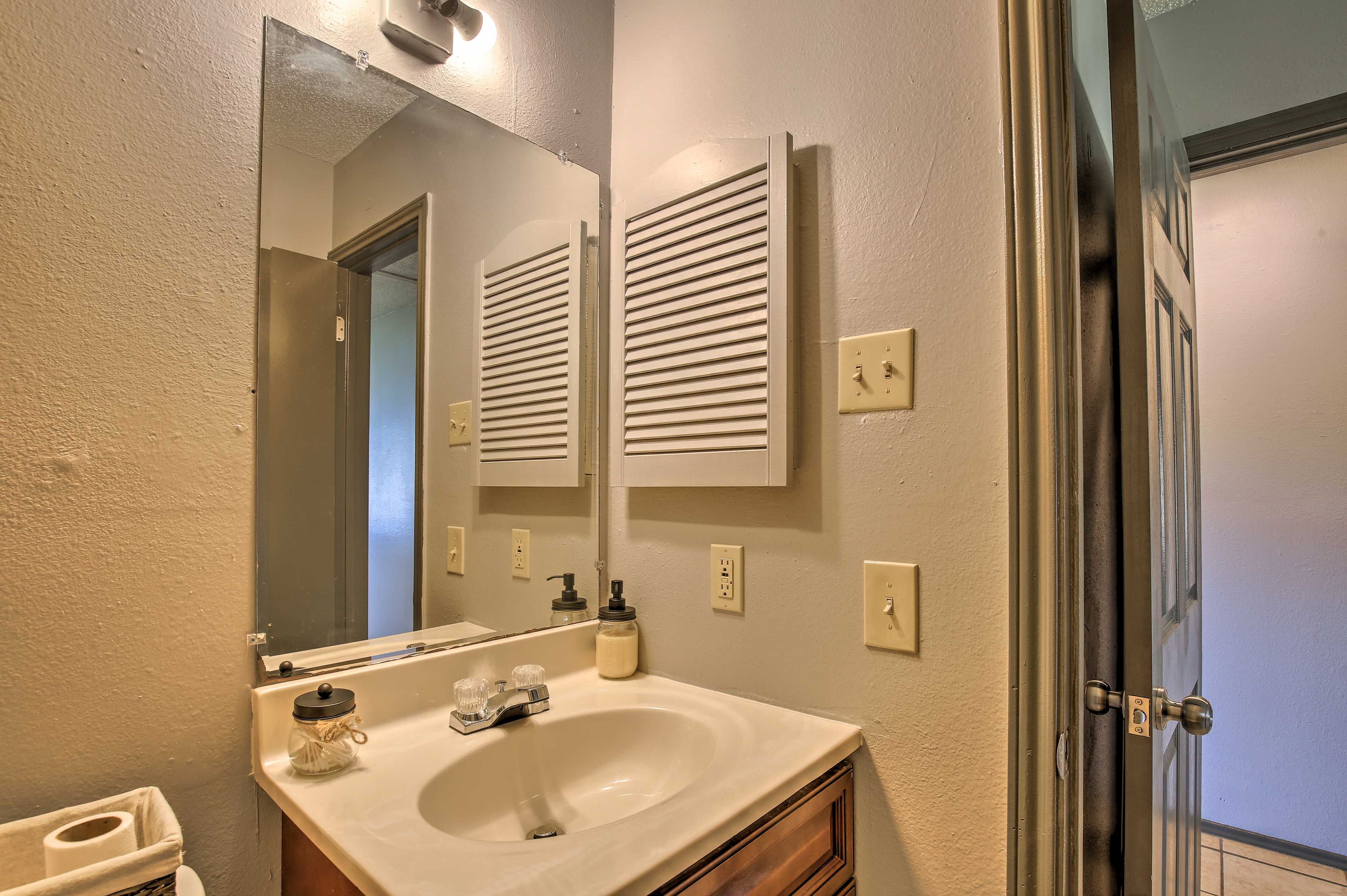 Full Bathroom