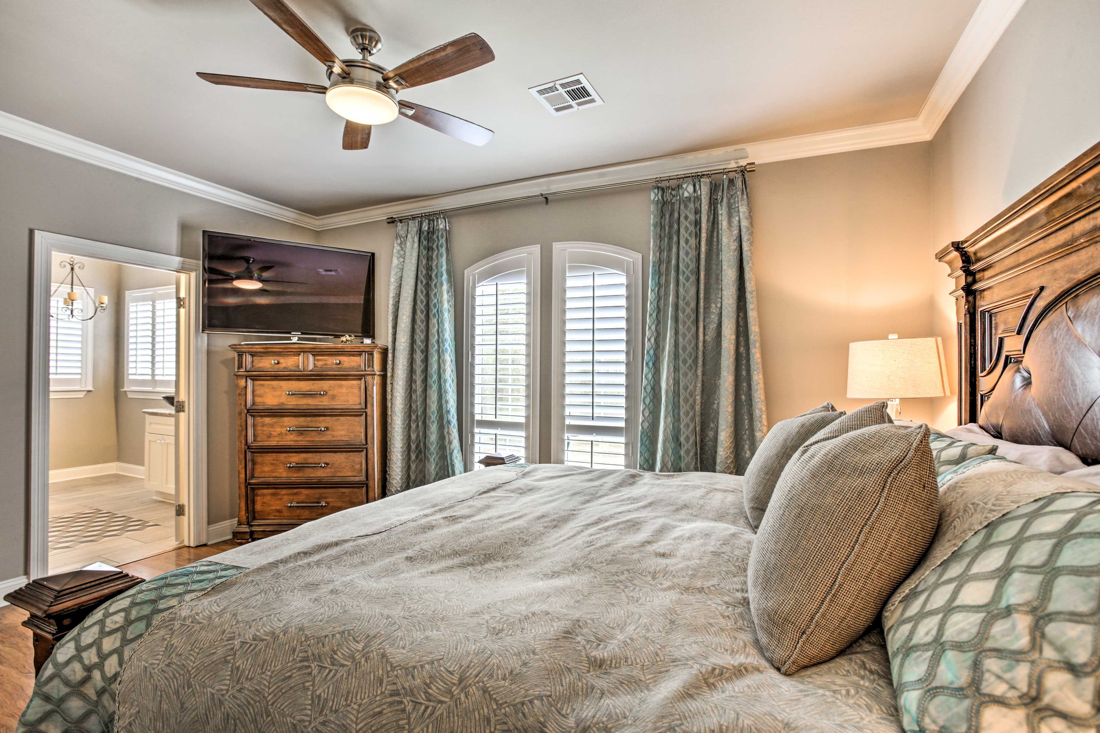 Bedroom 1 | Smart TV | En-Suite Bathroom