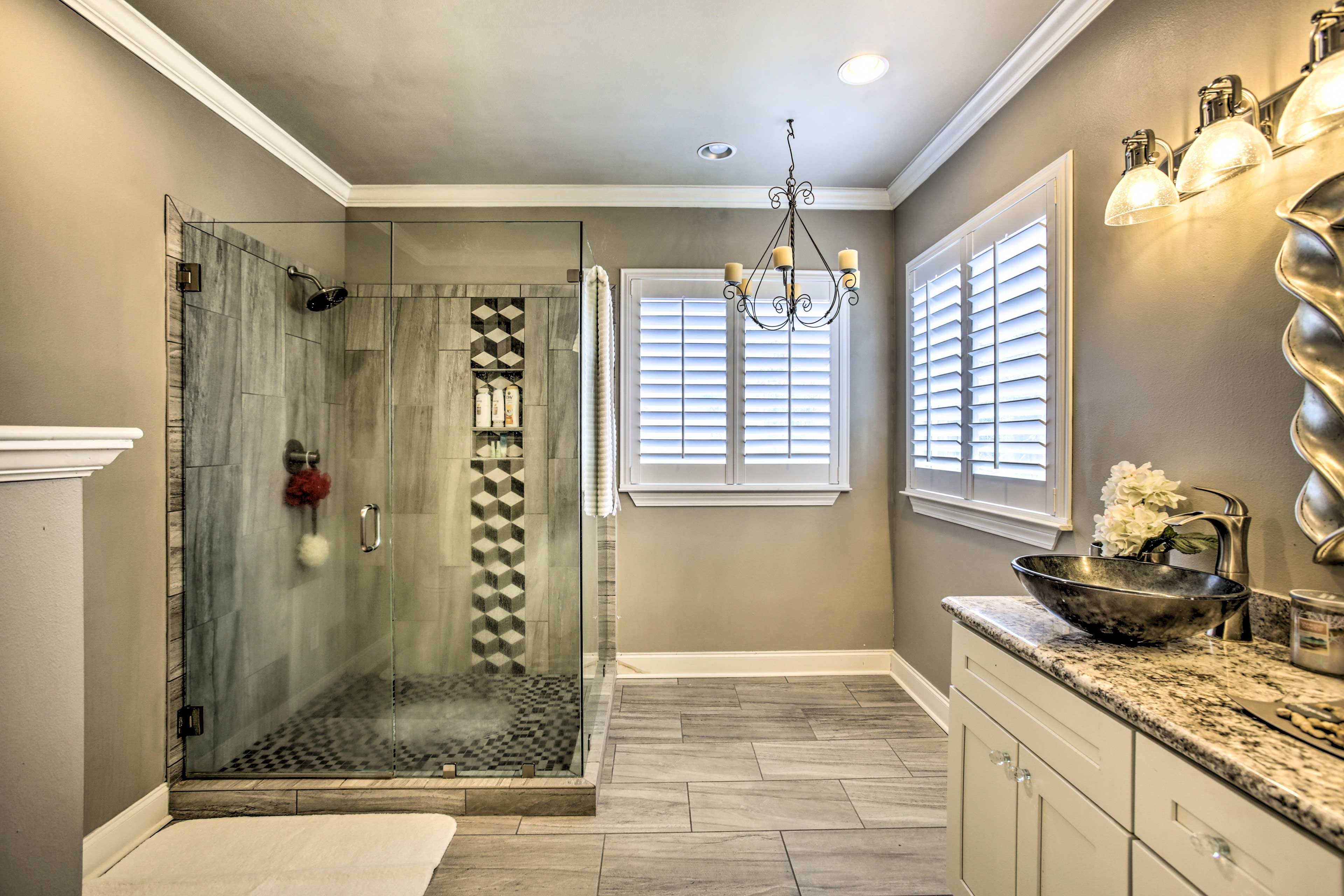 En-Suite Bathroom | Towels Provided