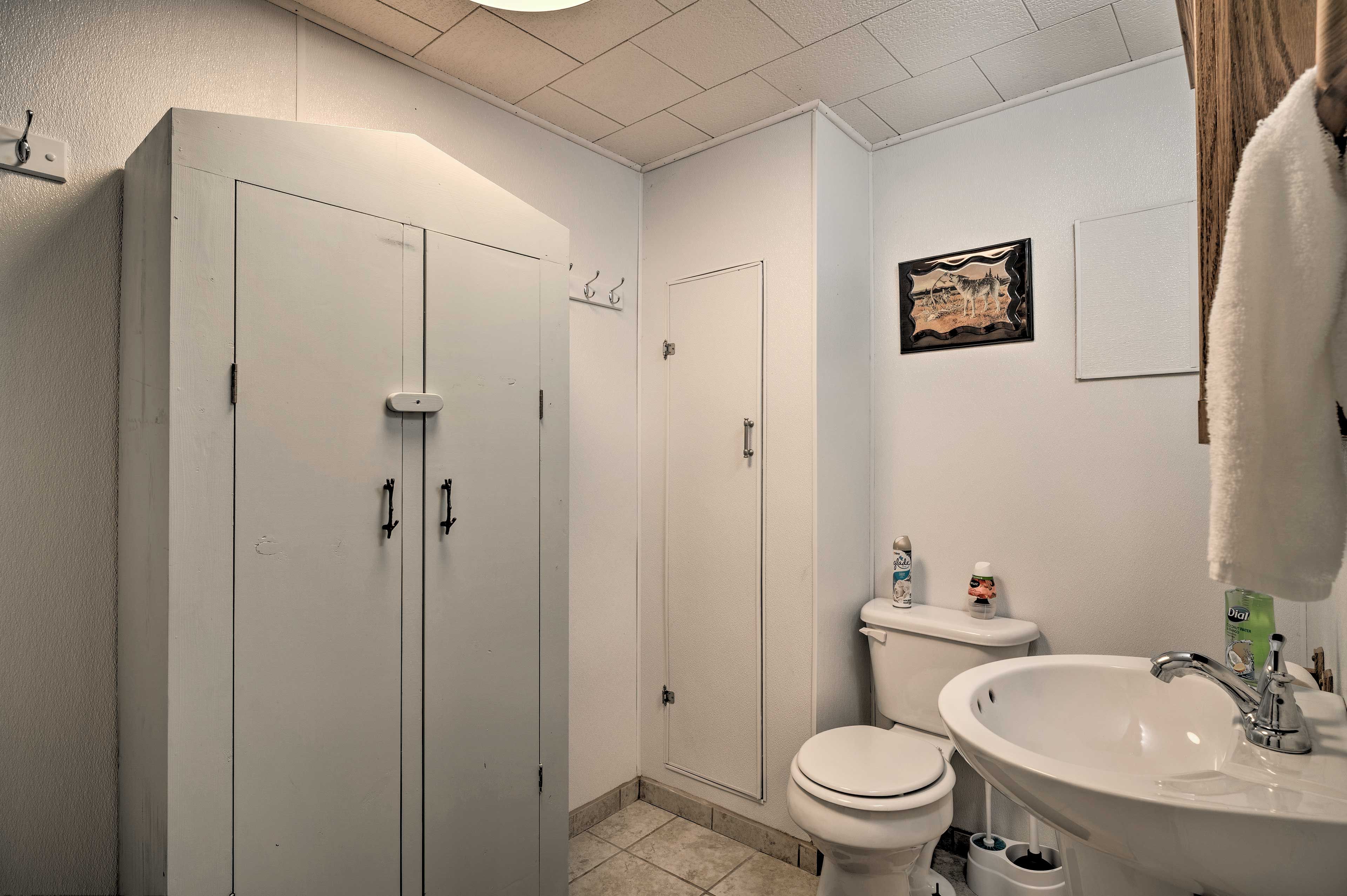 Full Bathroom