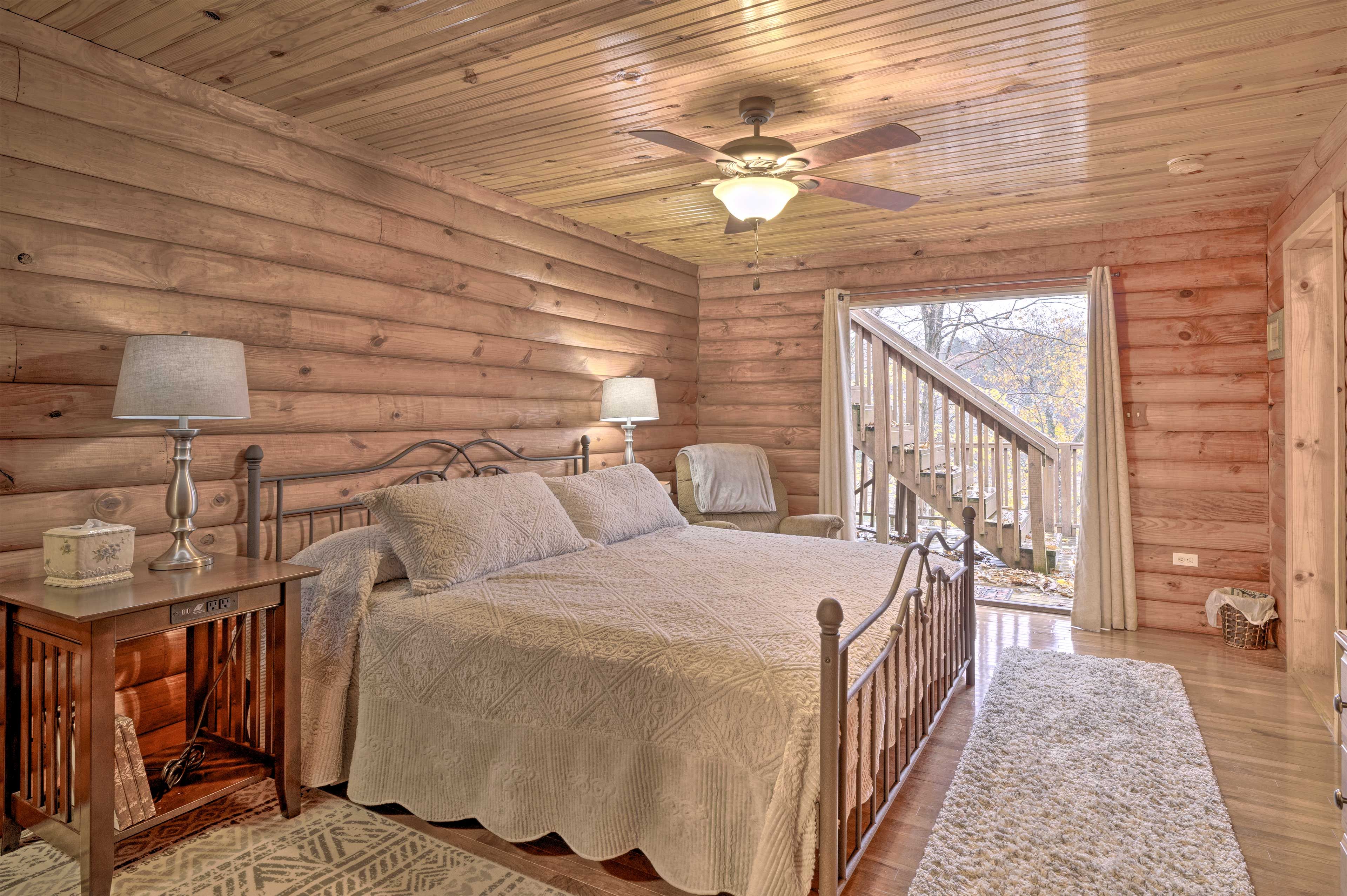 Bedroom 1 | King Bed