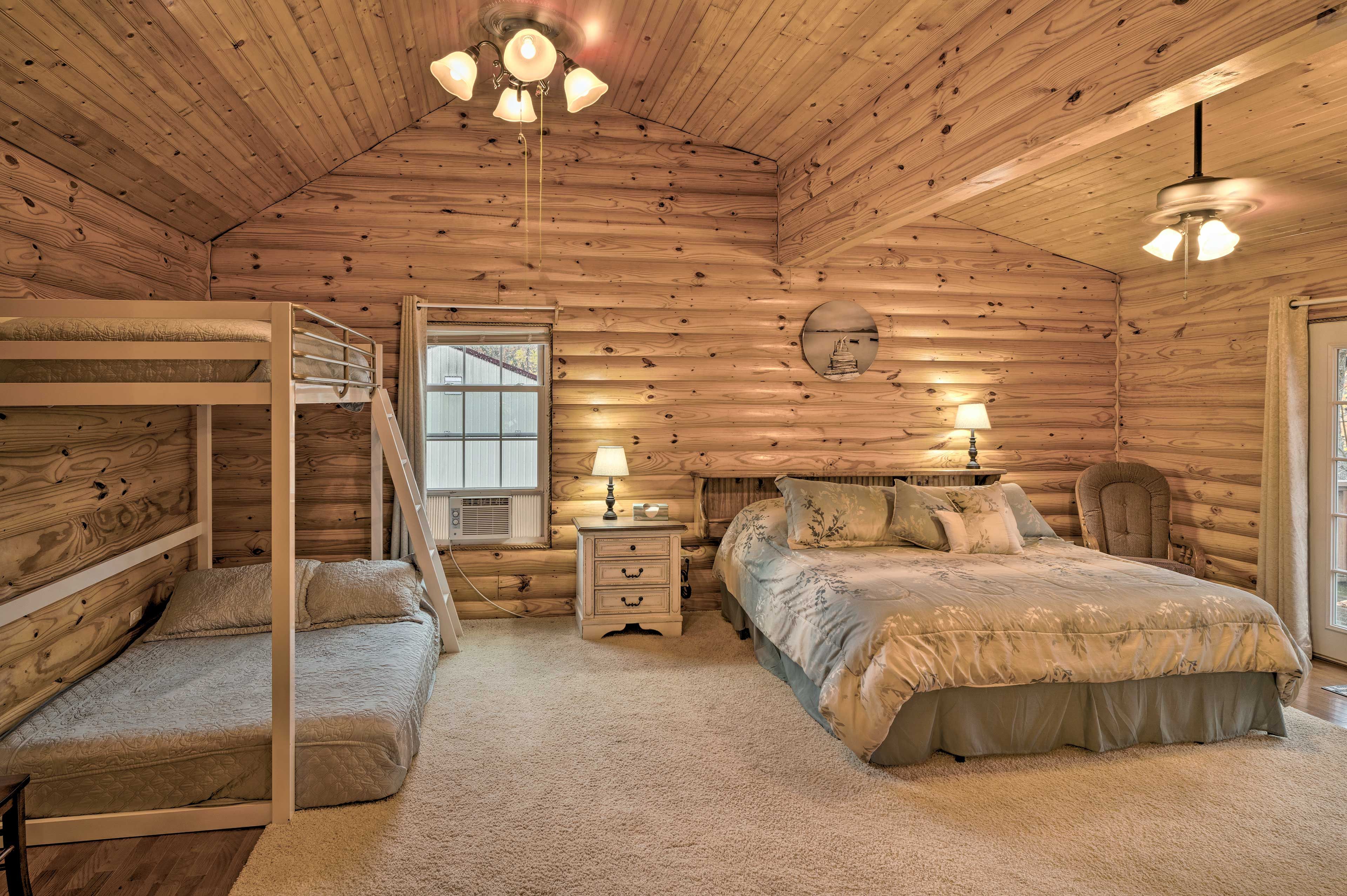 Bedroom 3 | King Bed | Twin/Full Bunk Bed
