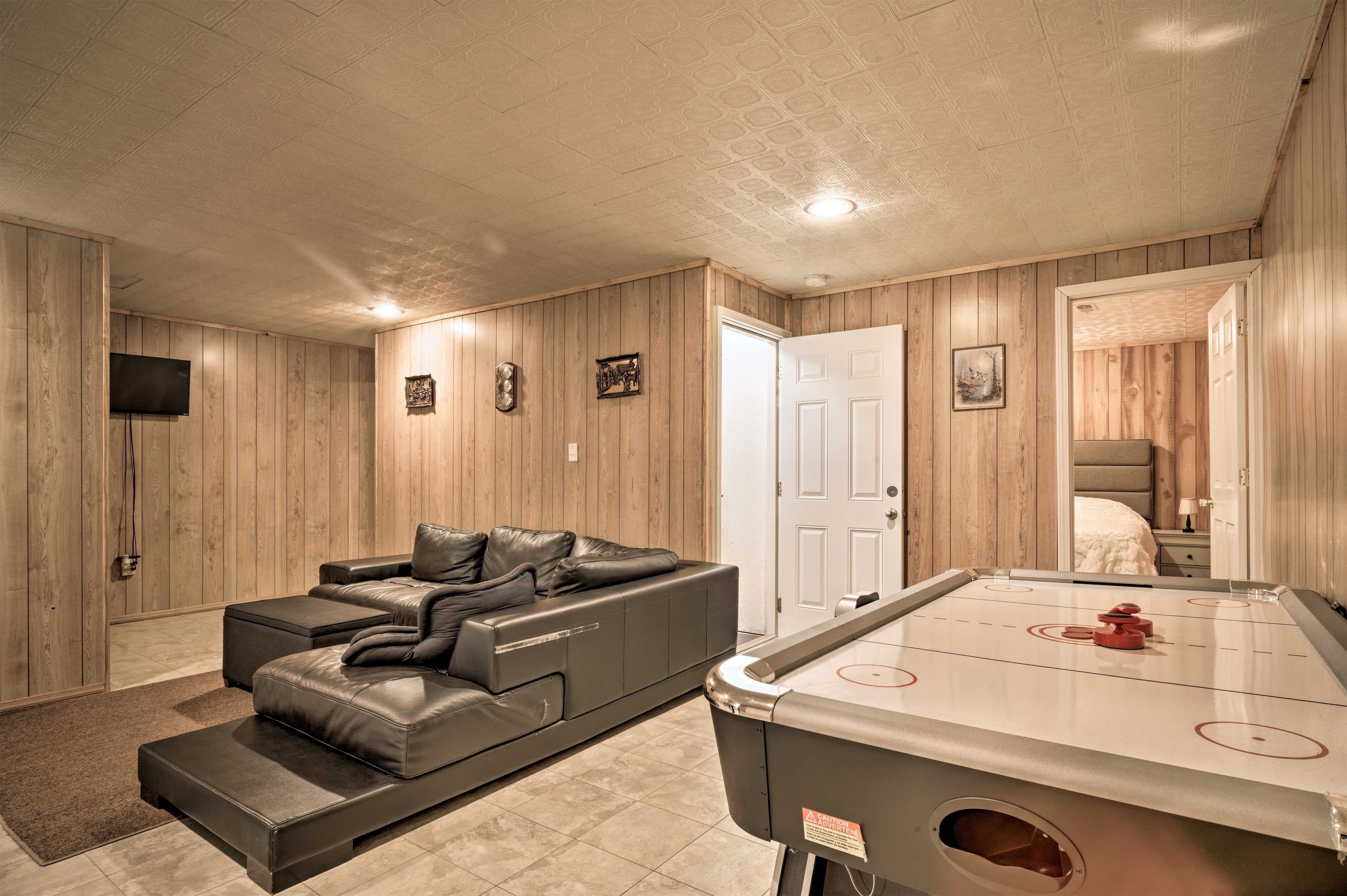 Game Room | Smart TV