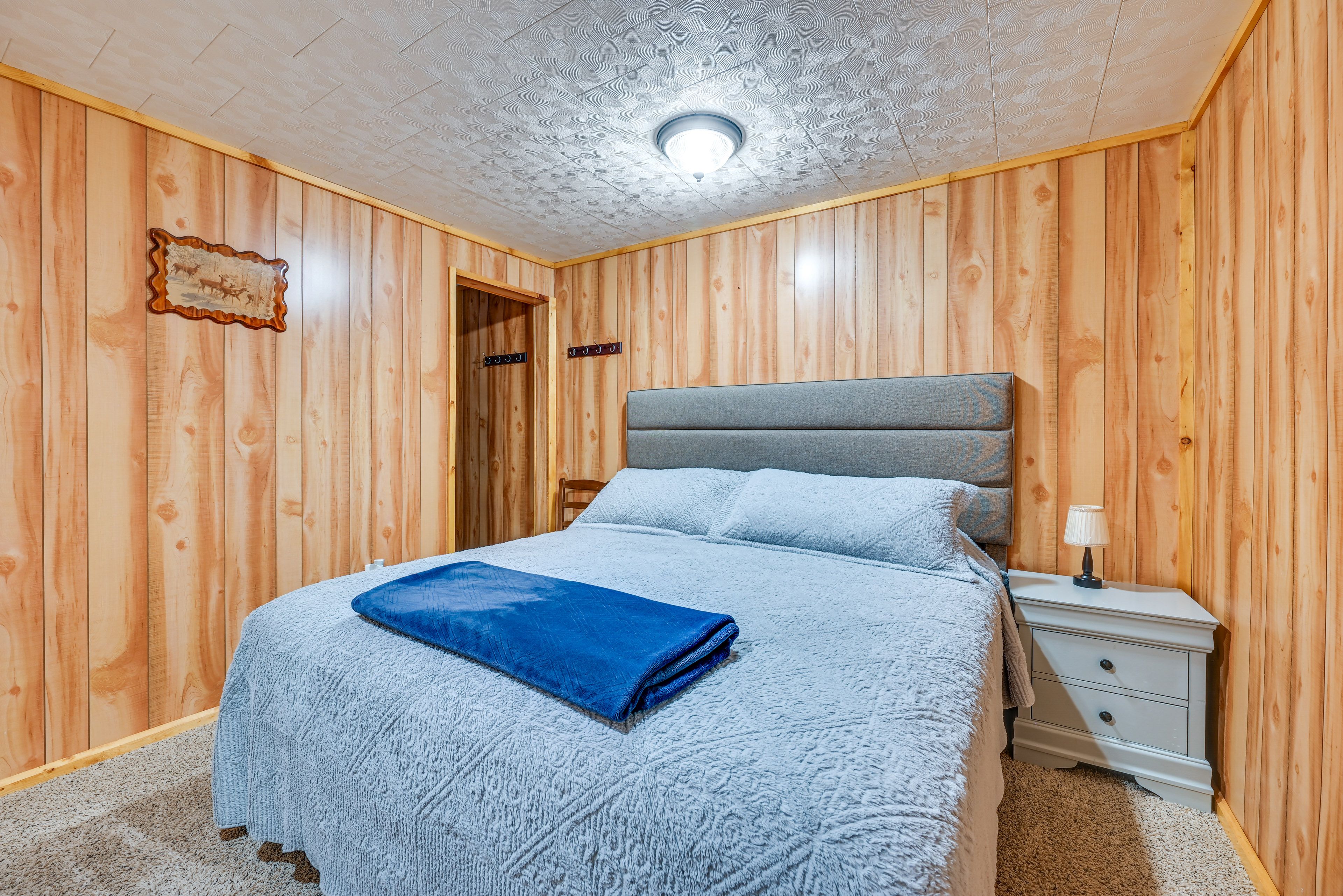 Bedroom 4 | Queen Bed