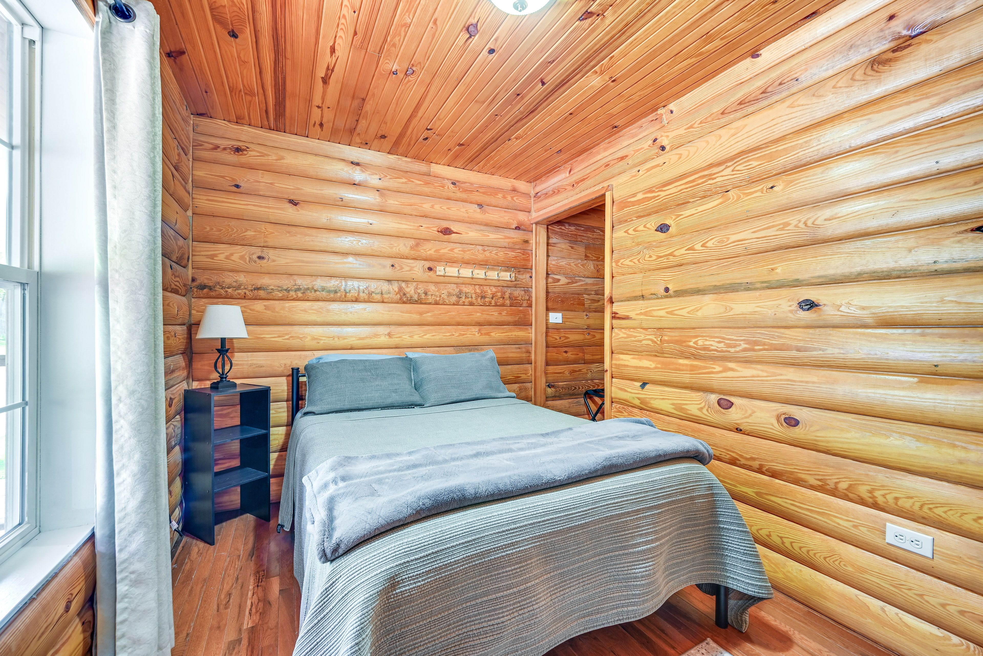 Bedroom 2 | Full Bed