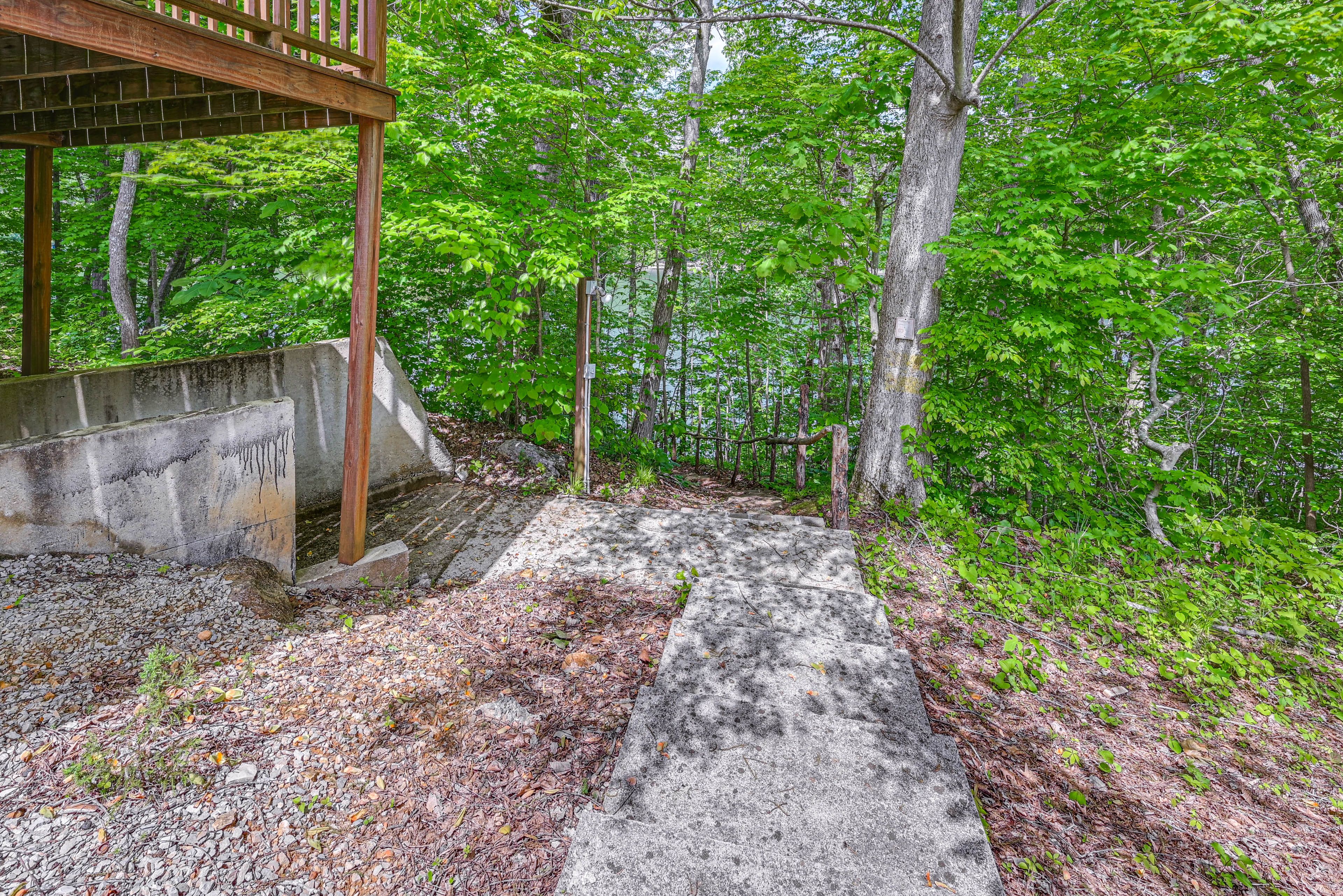 Exterior | Walking Path | Lake Access