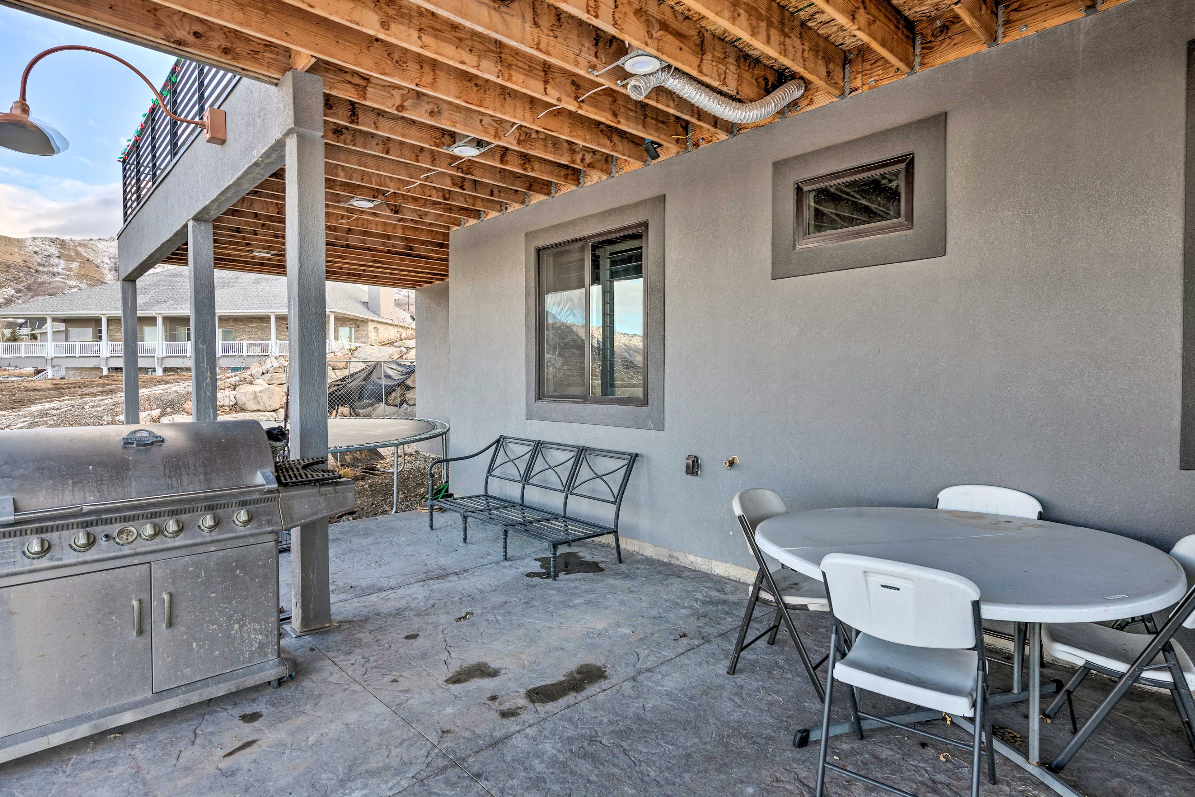 Covered Patio | Gas Grill