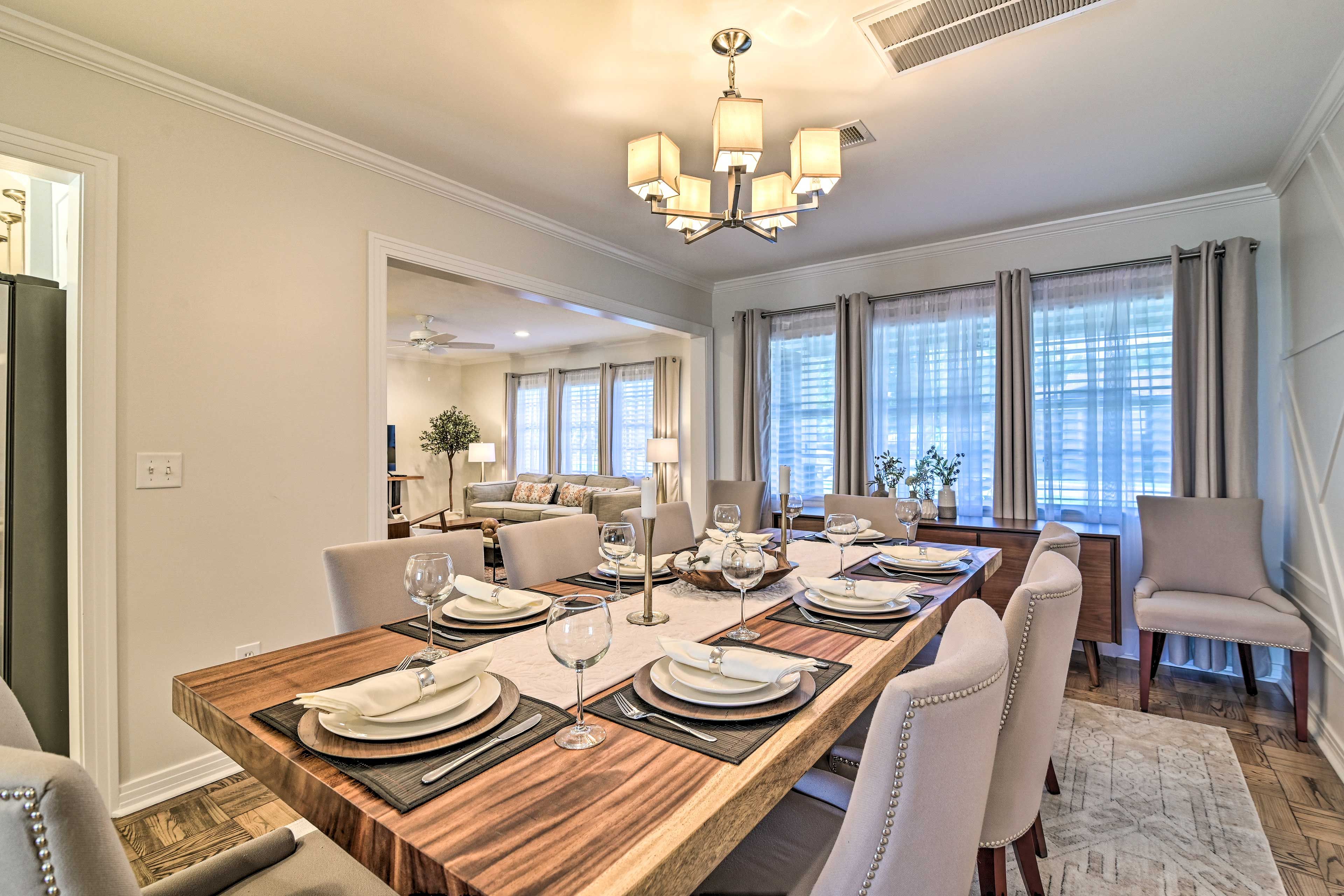 Dining Room | Dishware Provided
