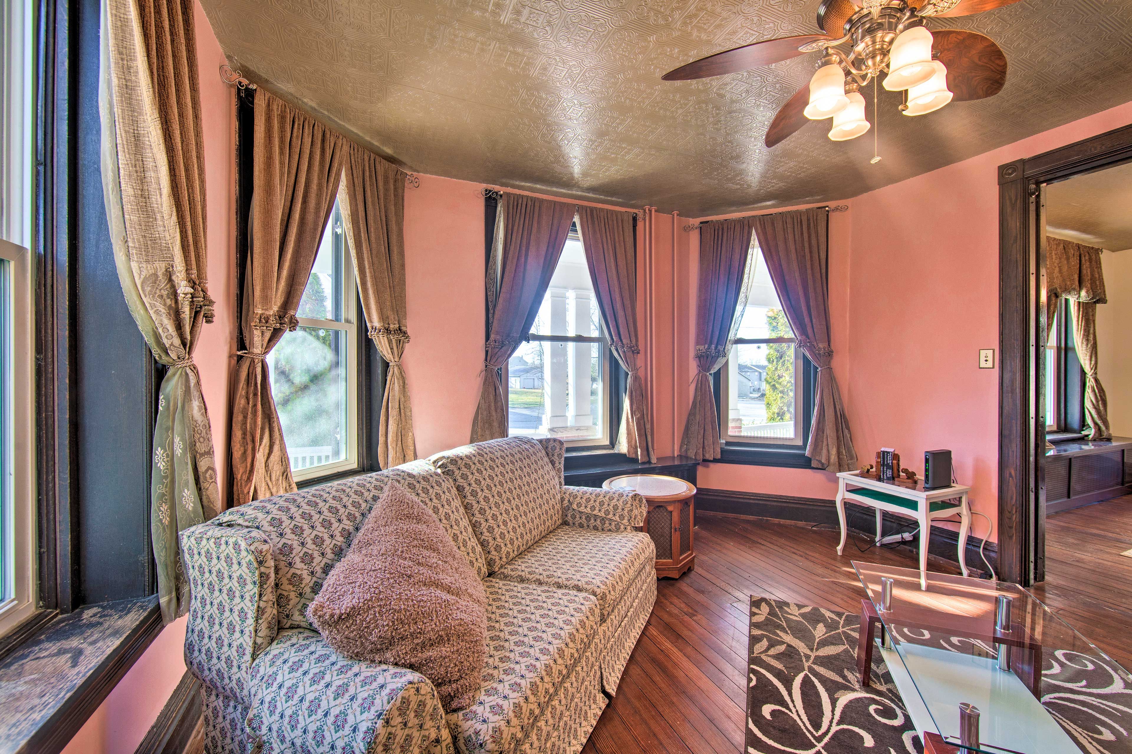 Living Room | Pack 'n Play