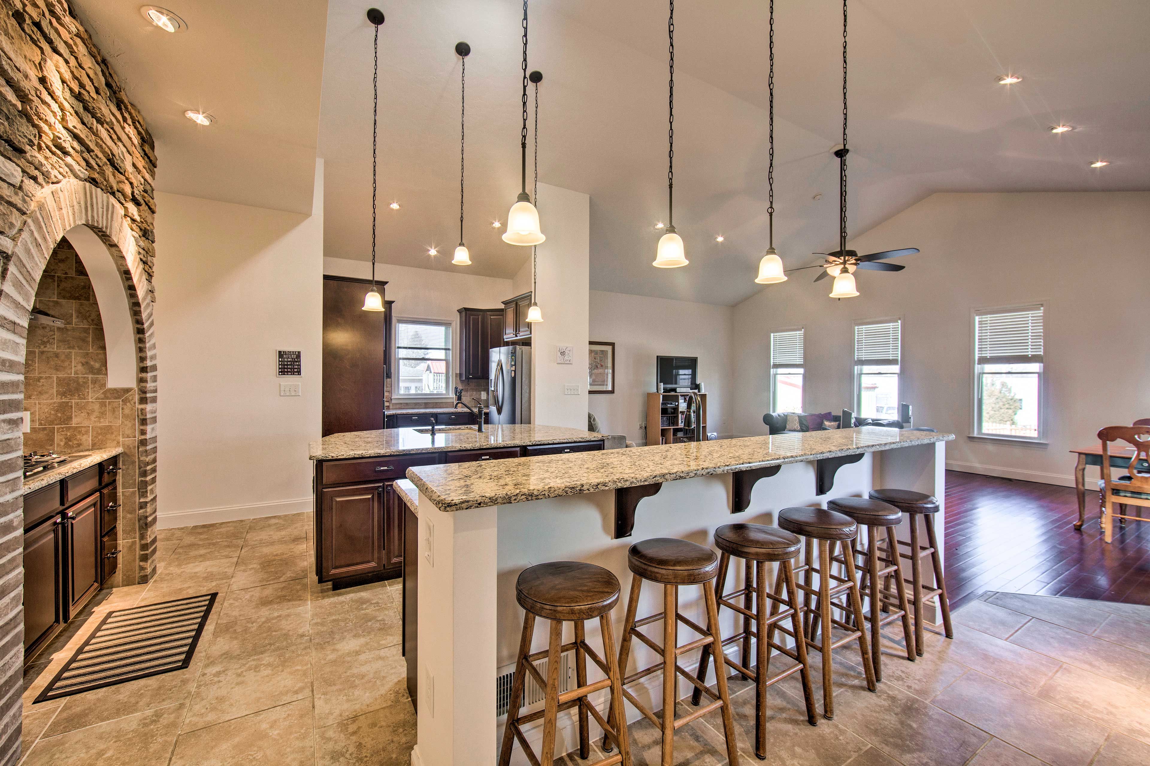 Kitchen | Trash Bags/Paper Towels