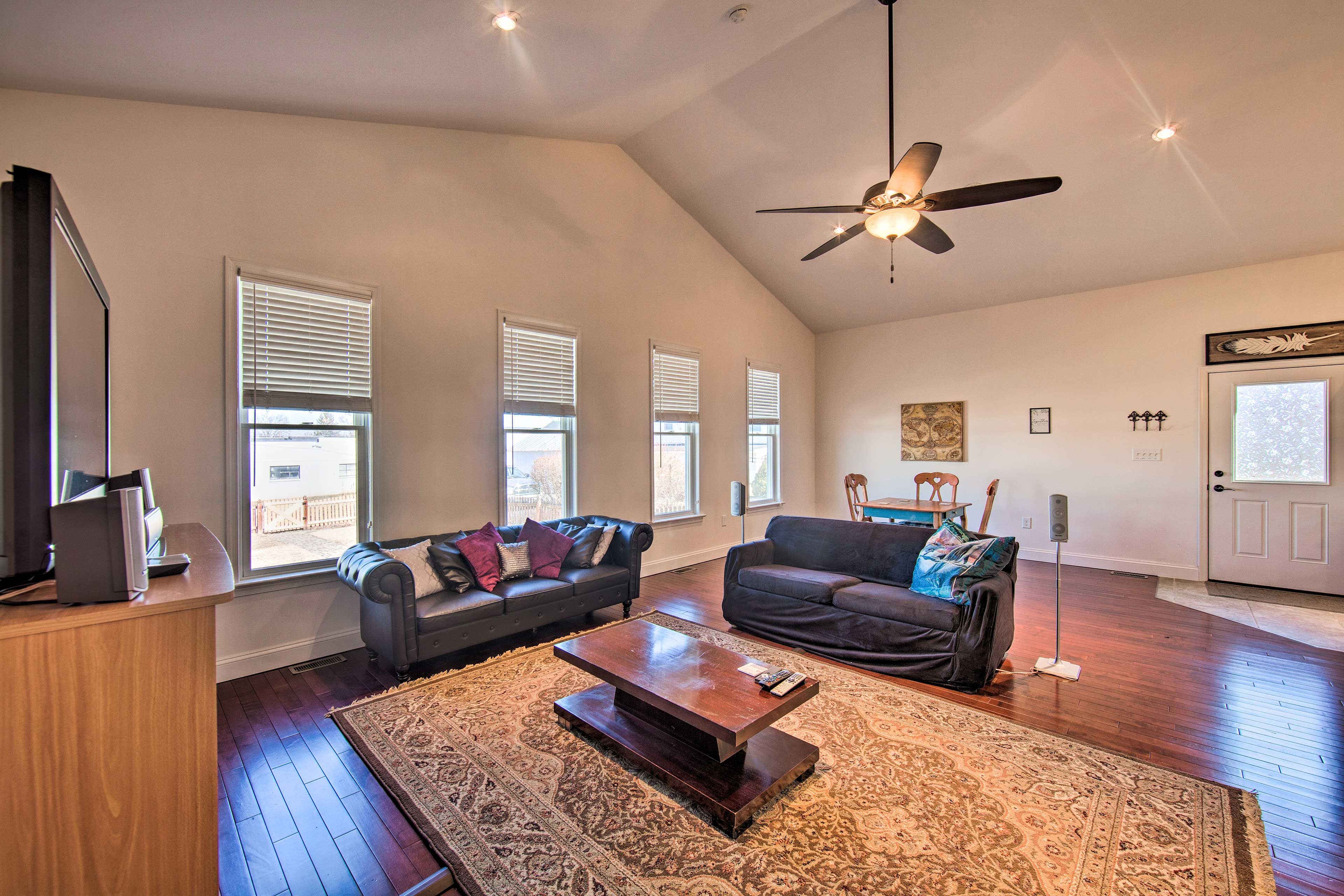 Game Room | 2 Sleeper Sofas | Nintendo GameCube | Smart TV w/ Streaming
