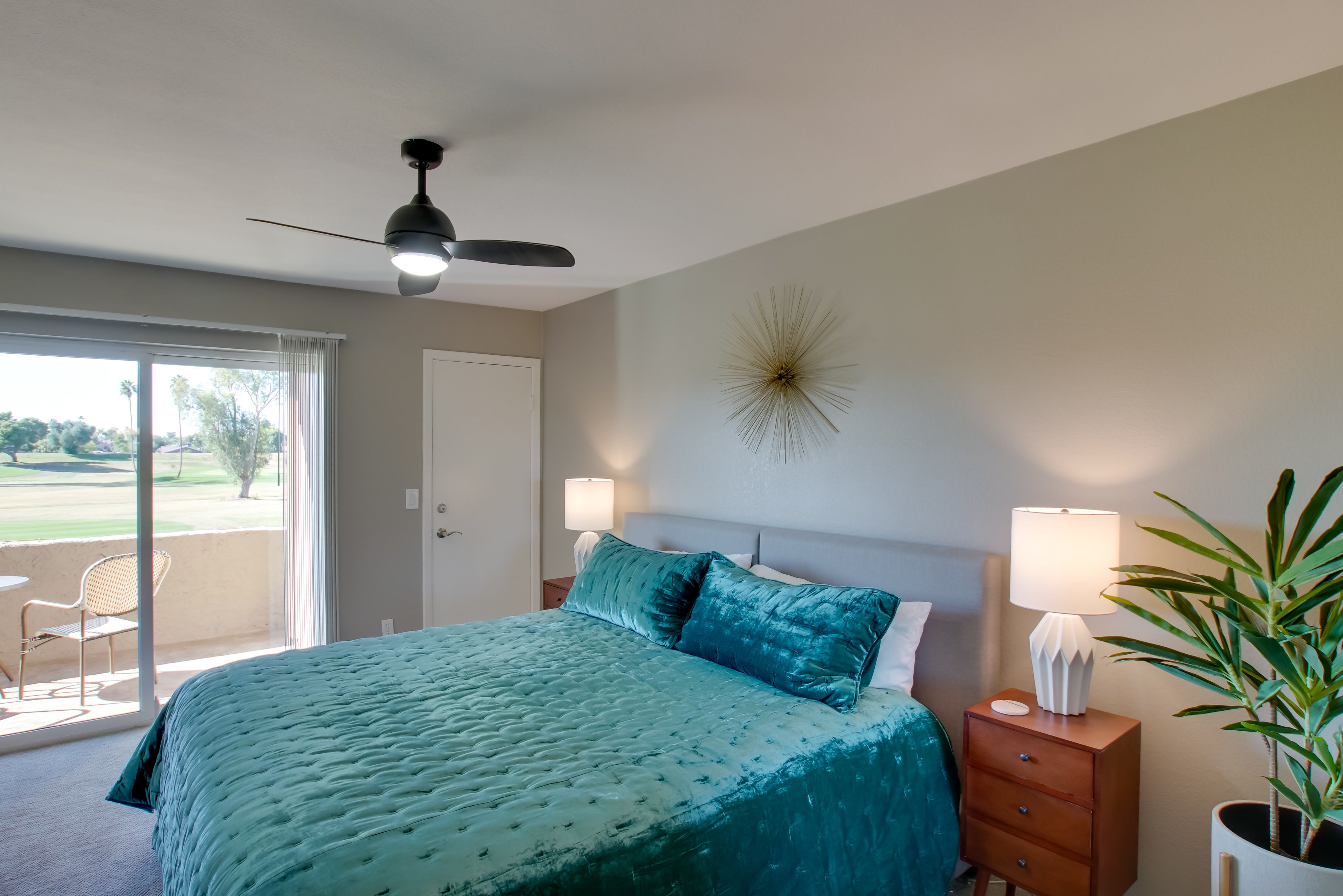 Bedroom 1 | King Bed