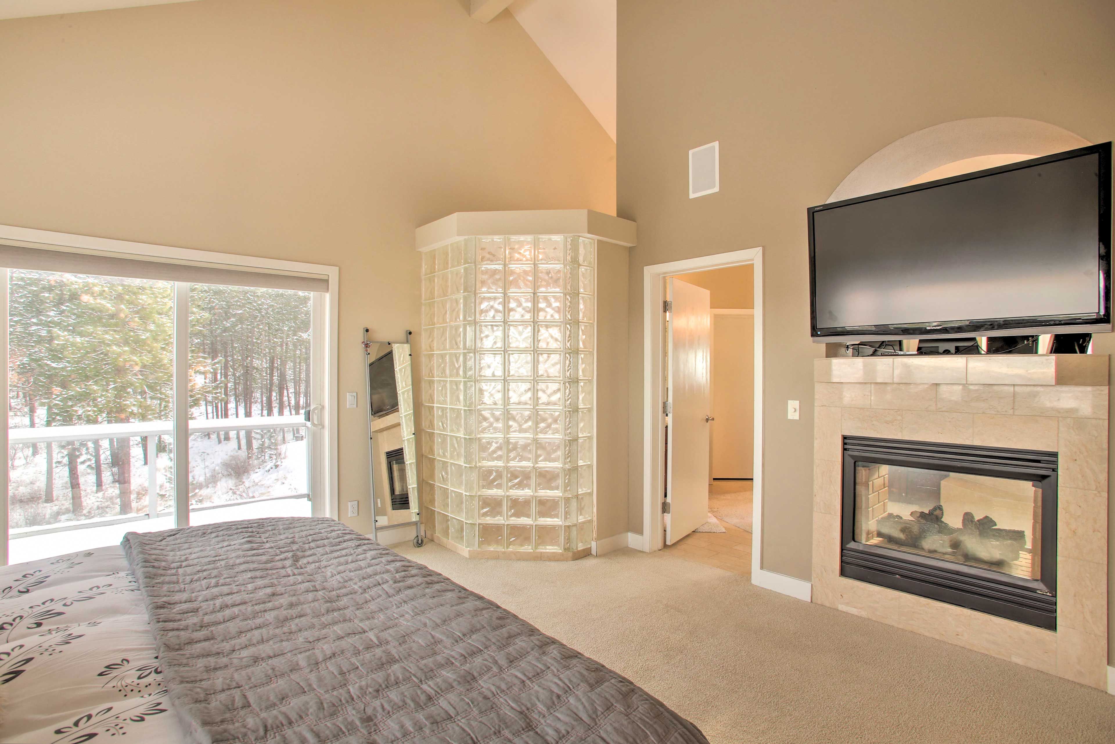 Bedroom 1 | Fireplace