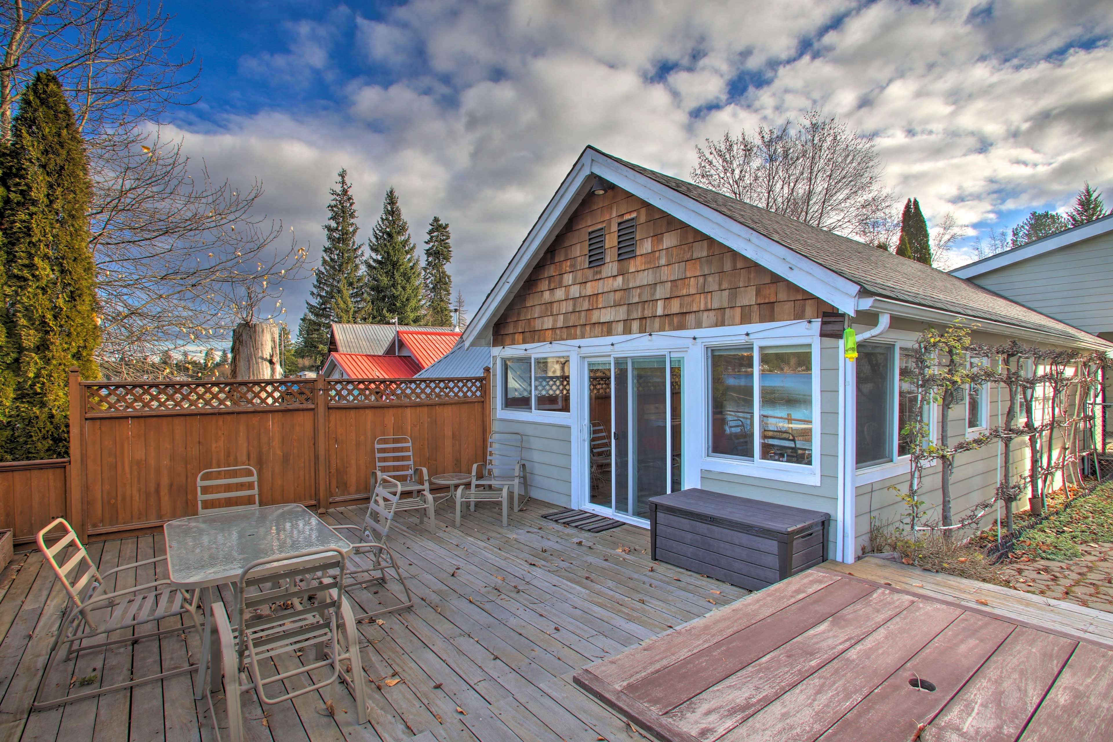 Private Deck | Beach Gear Provided | Canoe | Kayak | Paddle Board | Pedal Boat