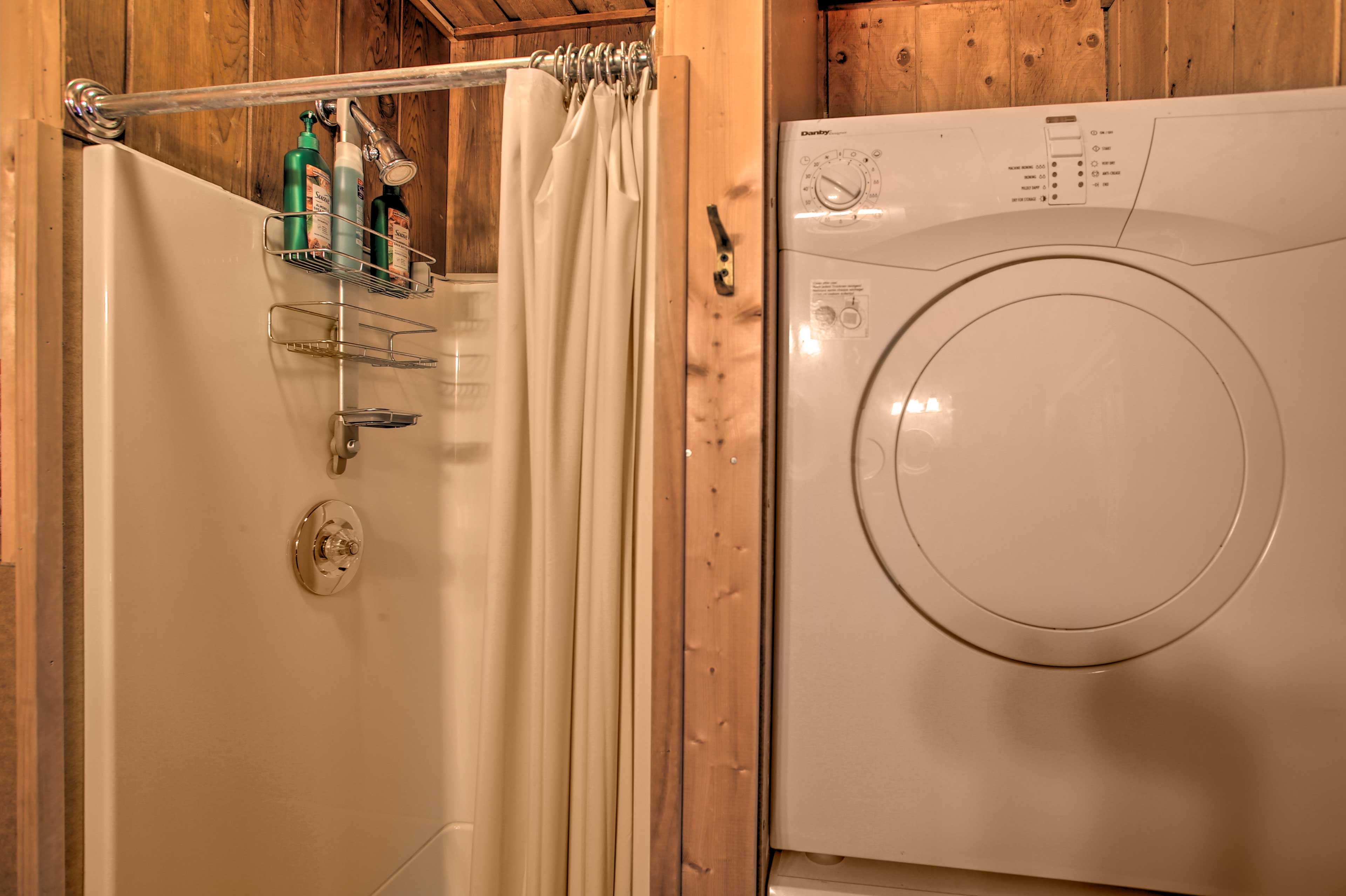 Full Bathroom | In-Unit Washer & Dryer | Laundry Detergent