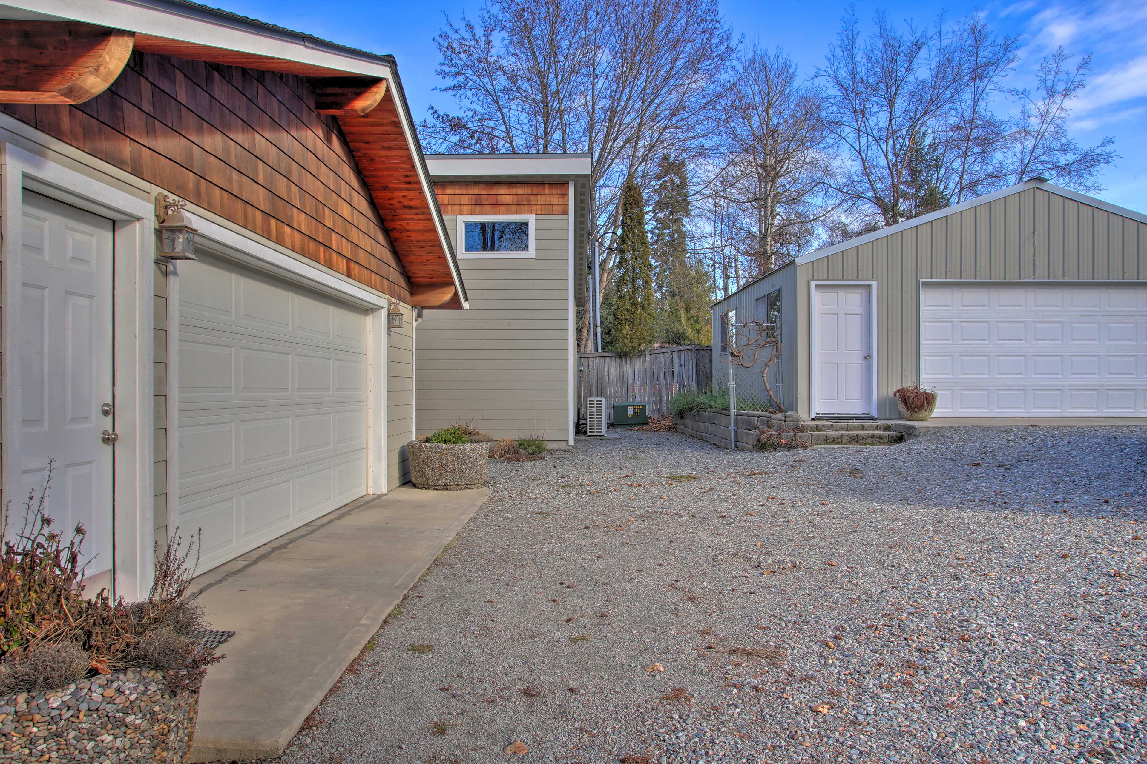 Parking | Gravel Driveway (2 Vehicles)