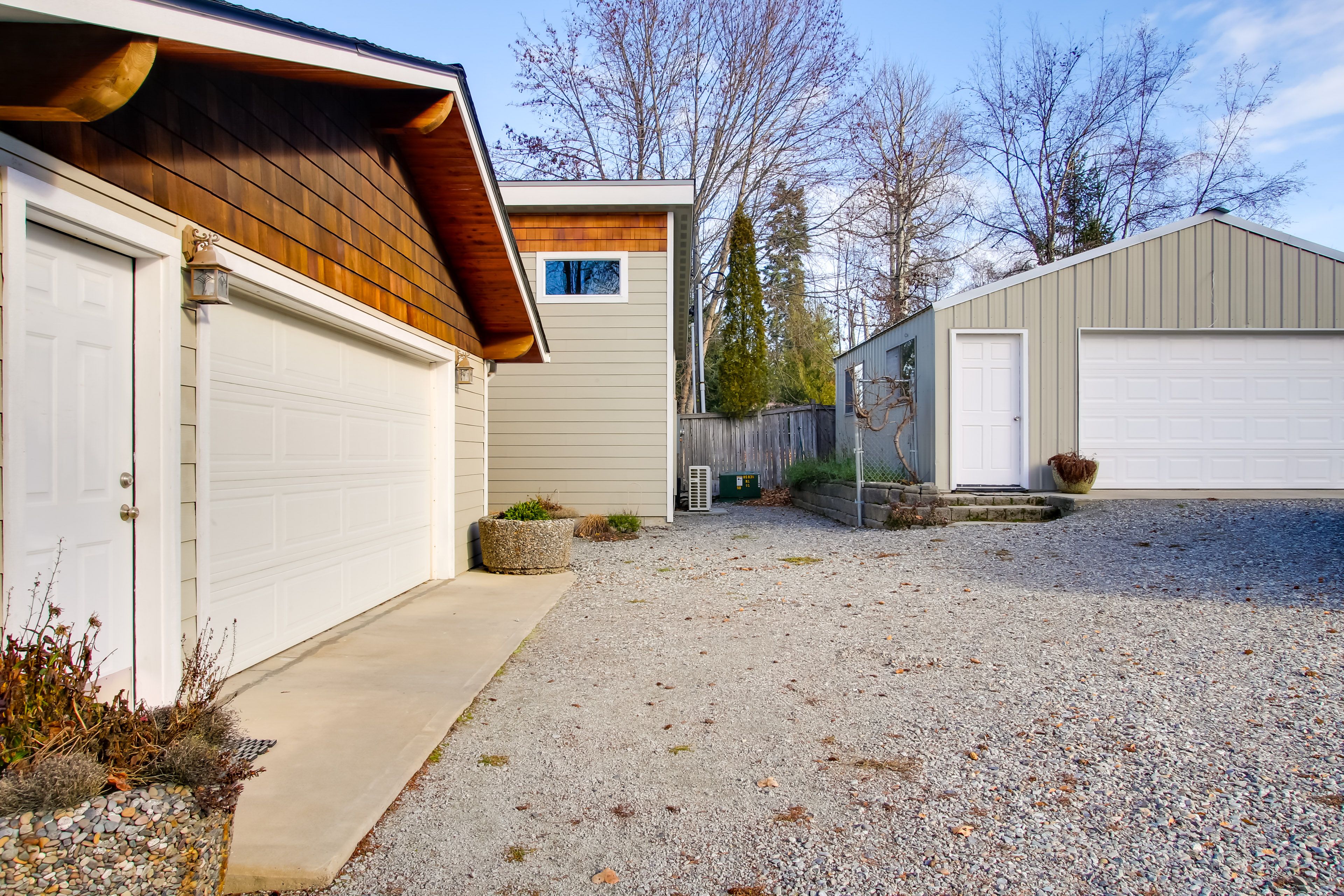 Parking | Gravel Driveway (2 Vehicles)