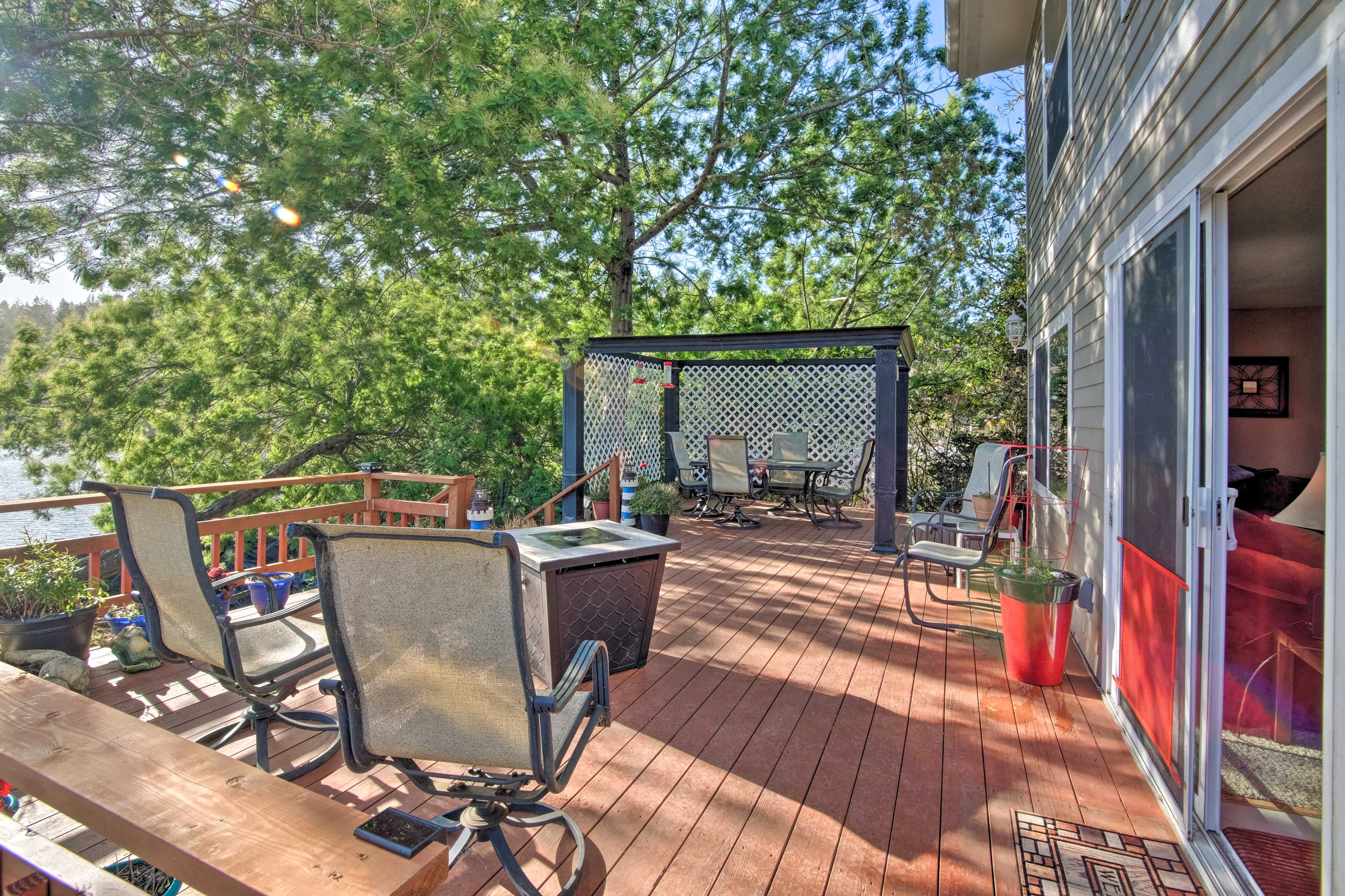 Deck | Outdoor Dining