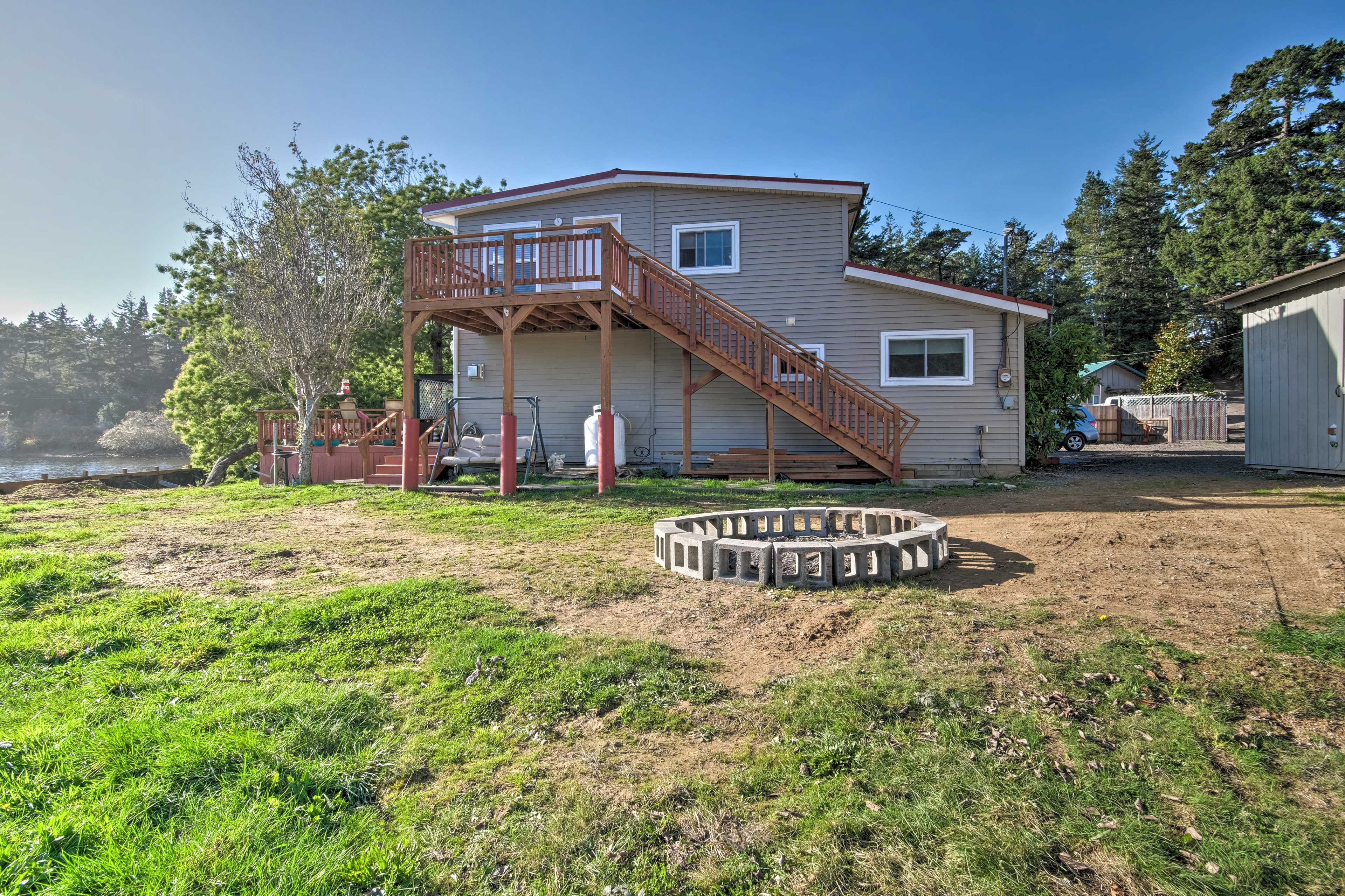 Back Yard | Wood-Burning Fire Pit