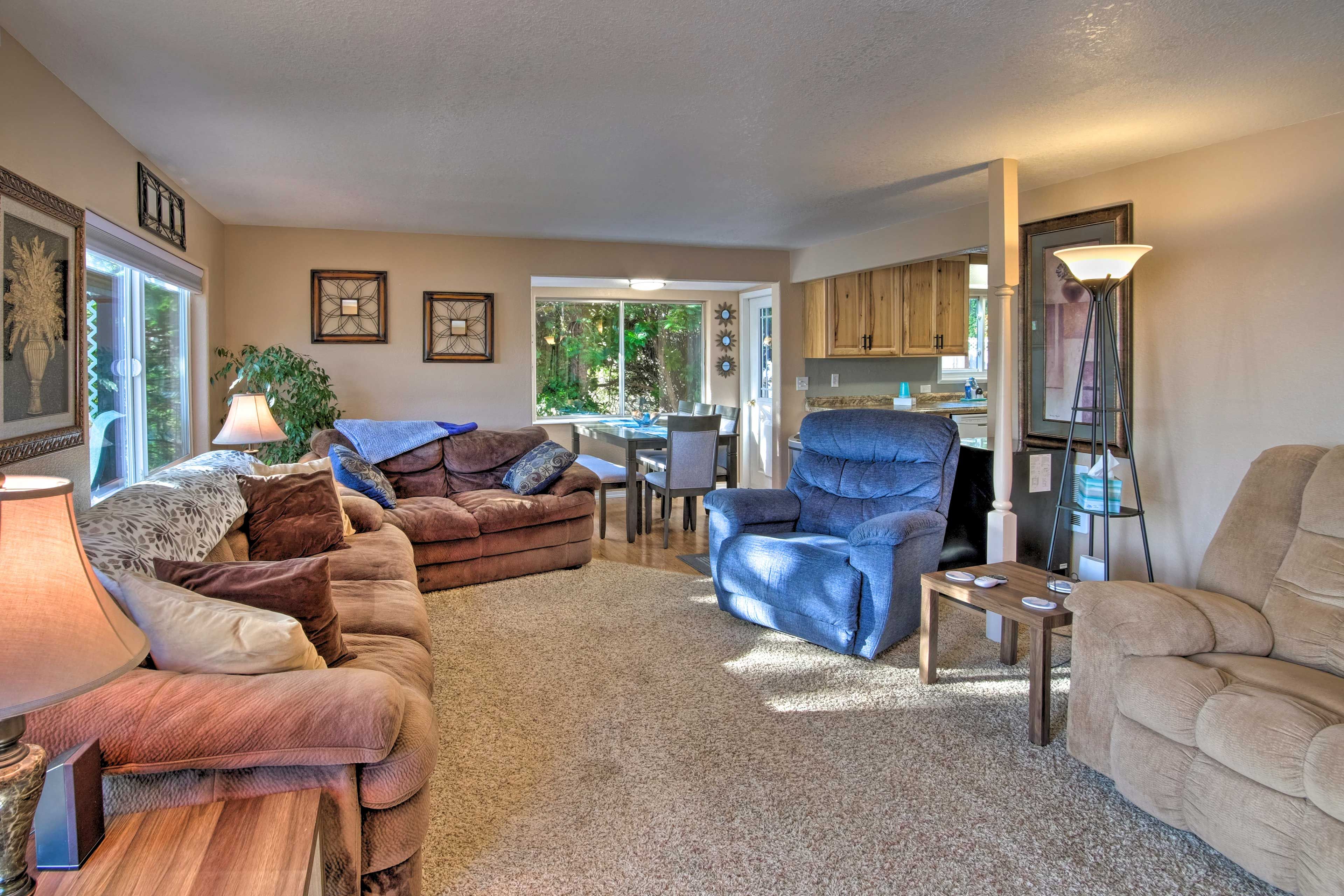 Living Room | Recliner Sofa