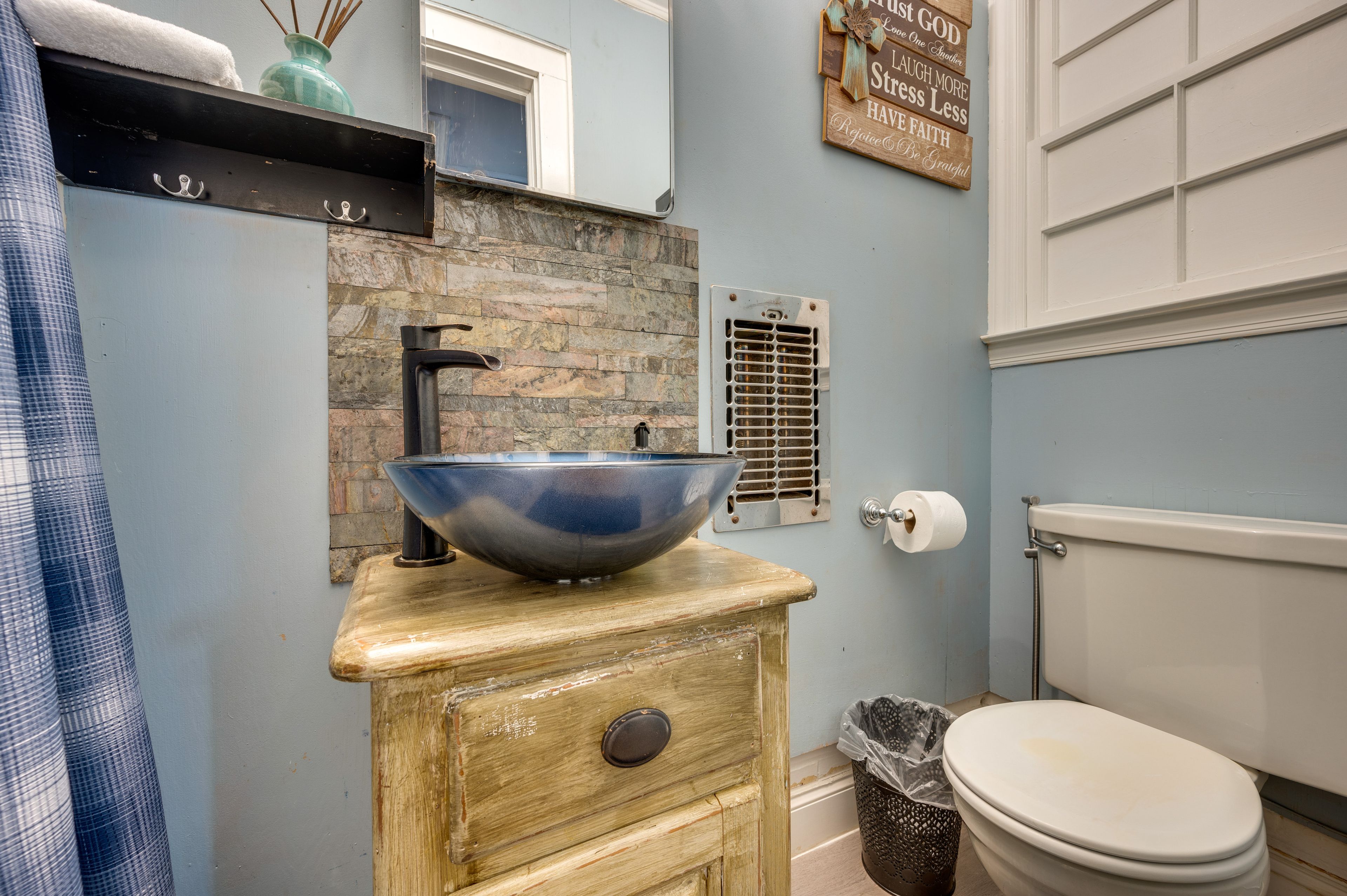 Full Bathroom | Pool Shower