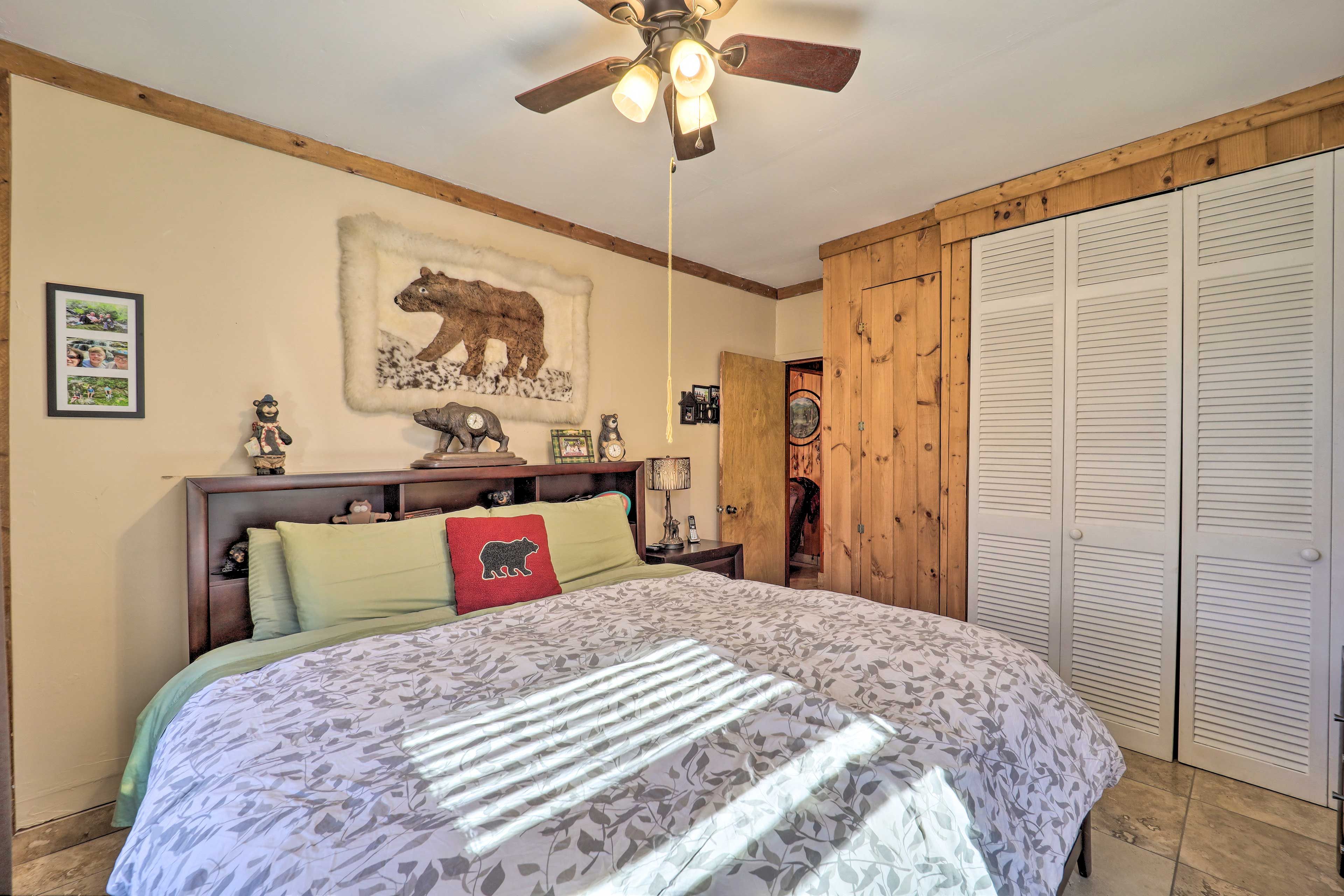 Bedroom 1 | King Bed