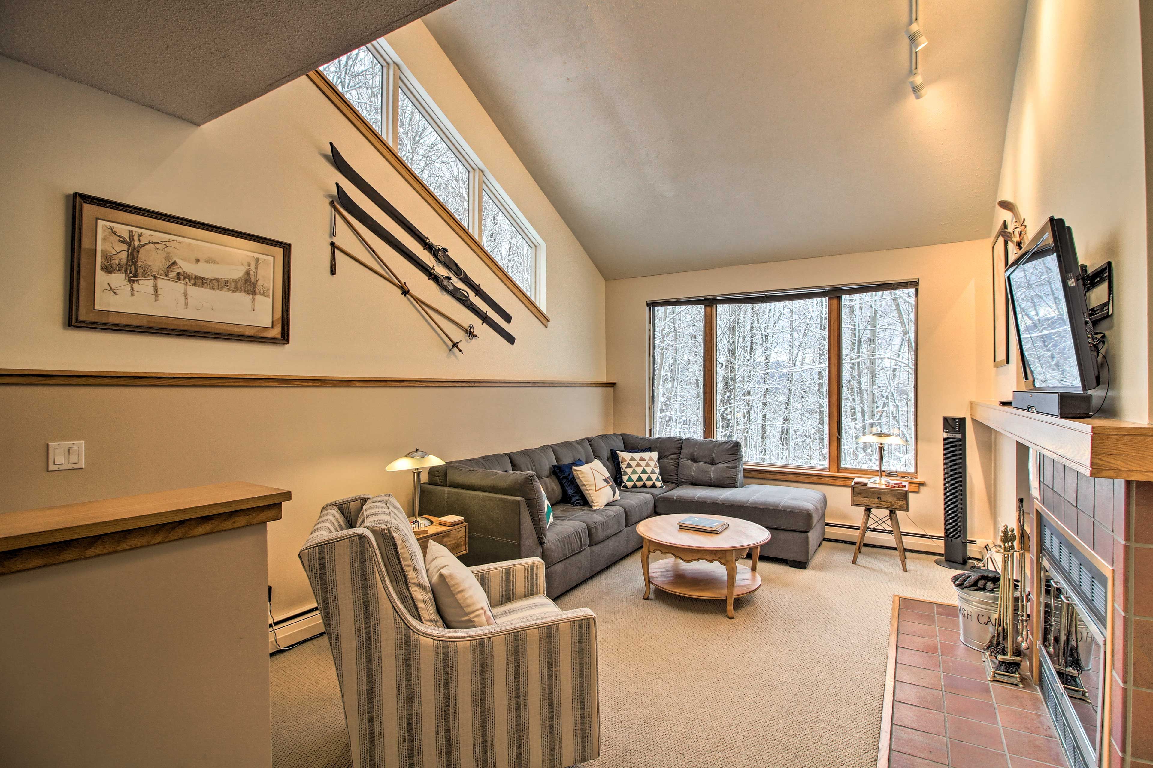 Living Room | Full Sleeper Sofa