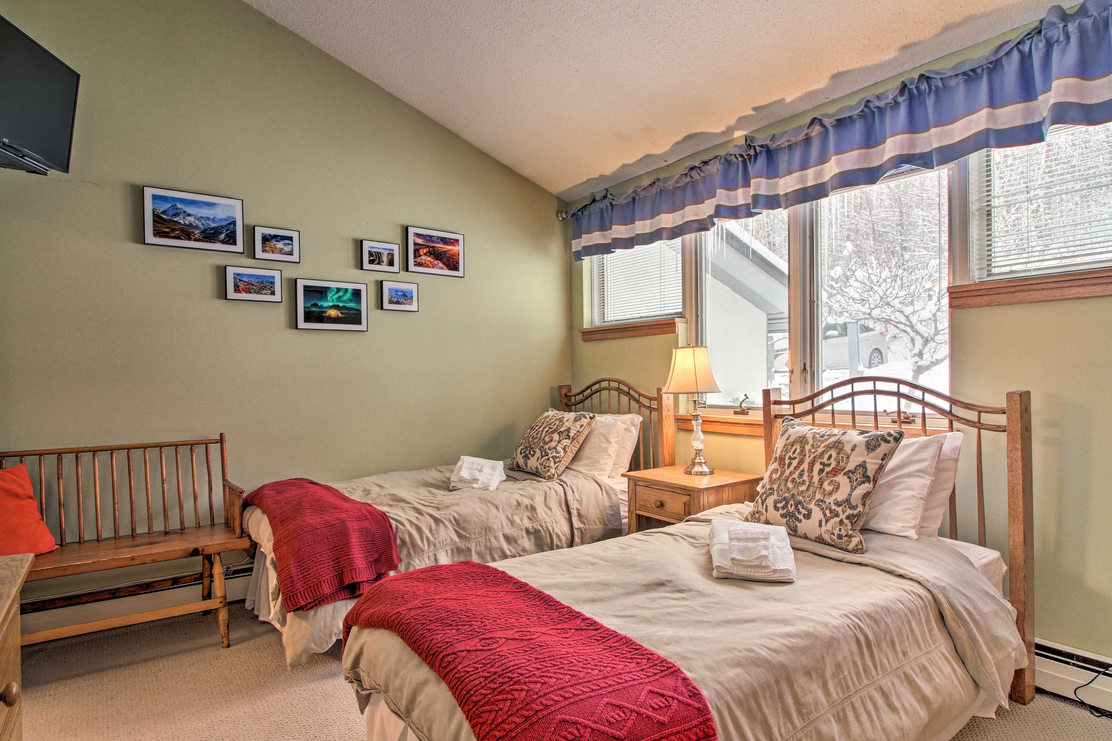 Bedroom 2 | 2 Twin Beds