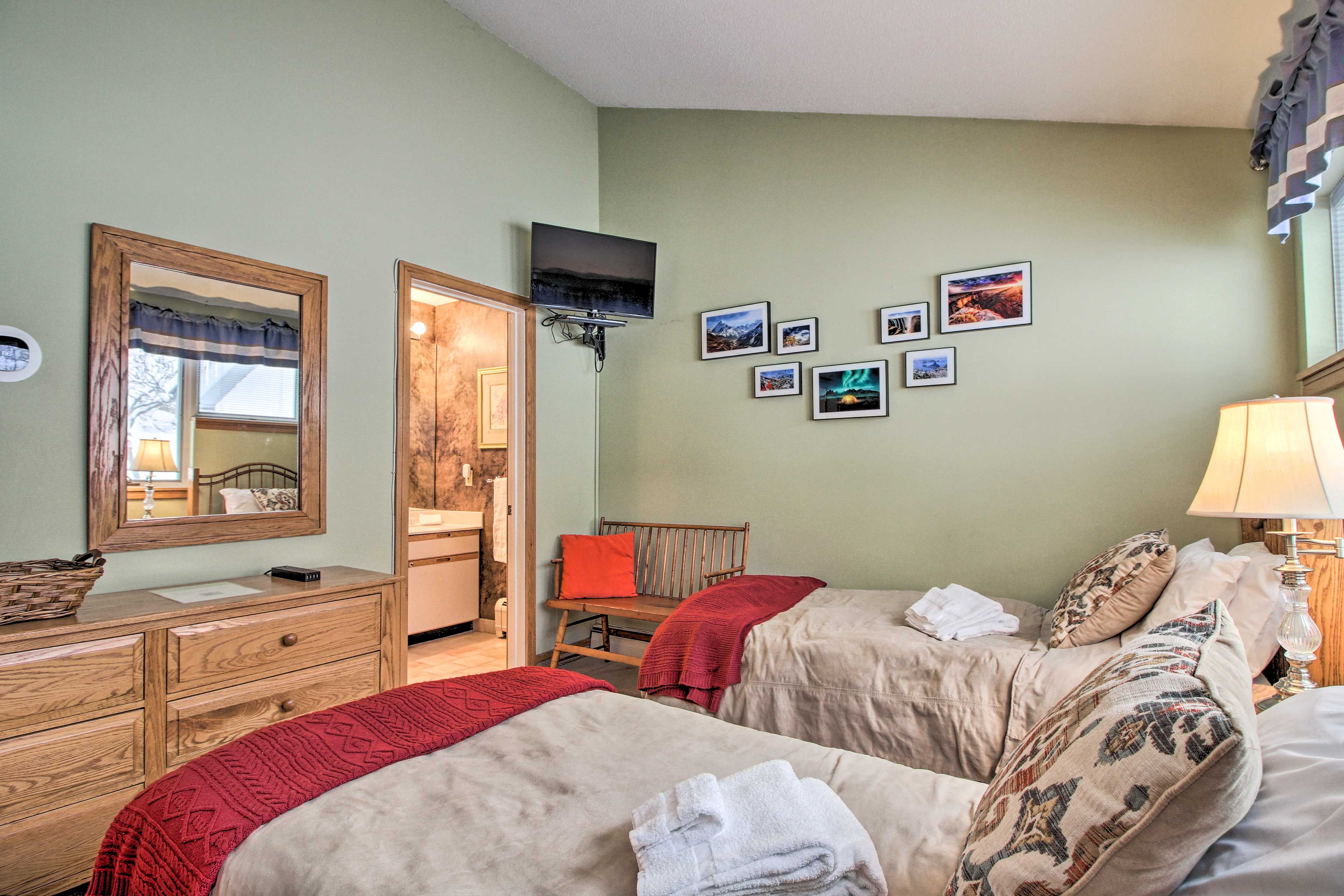 Bedroom 2 | En-Suite | Cable TV