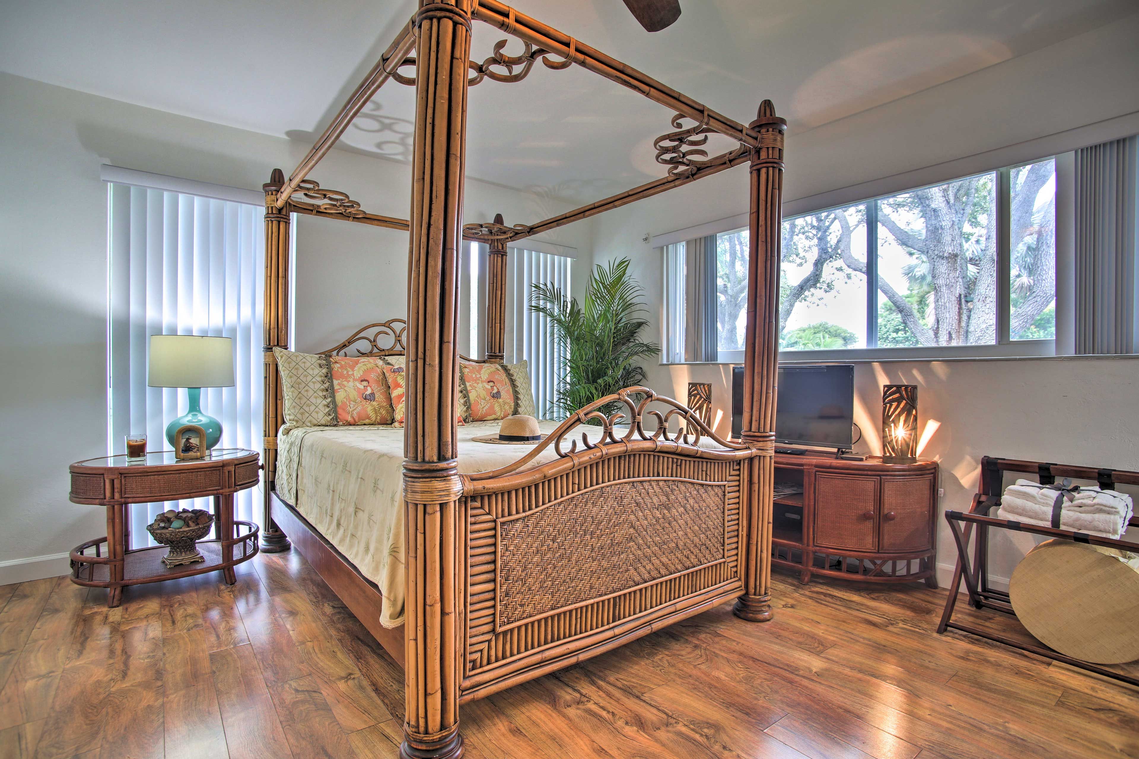 Bedroom 2 | Queen Bed