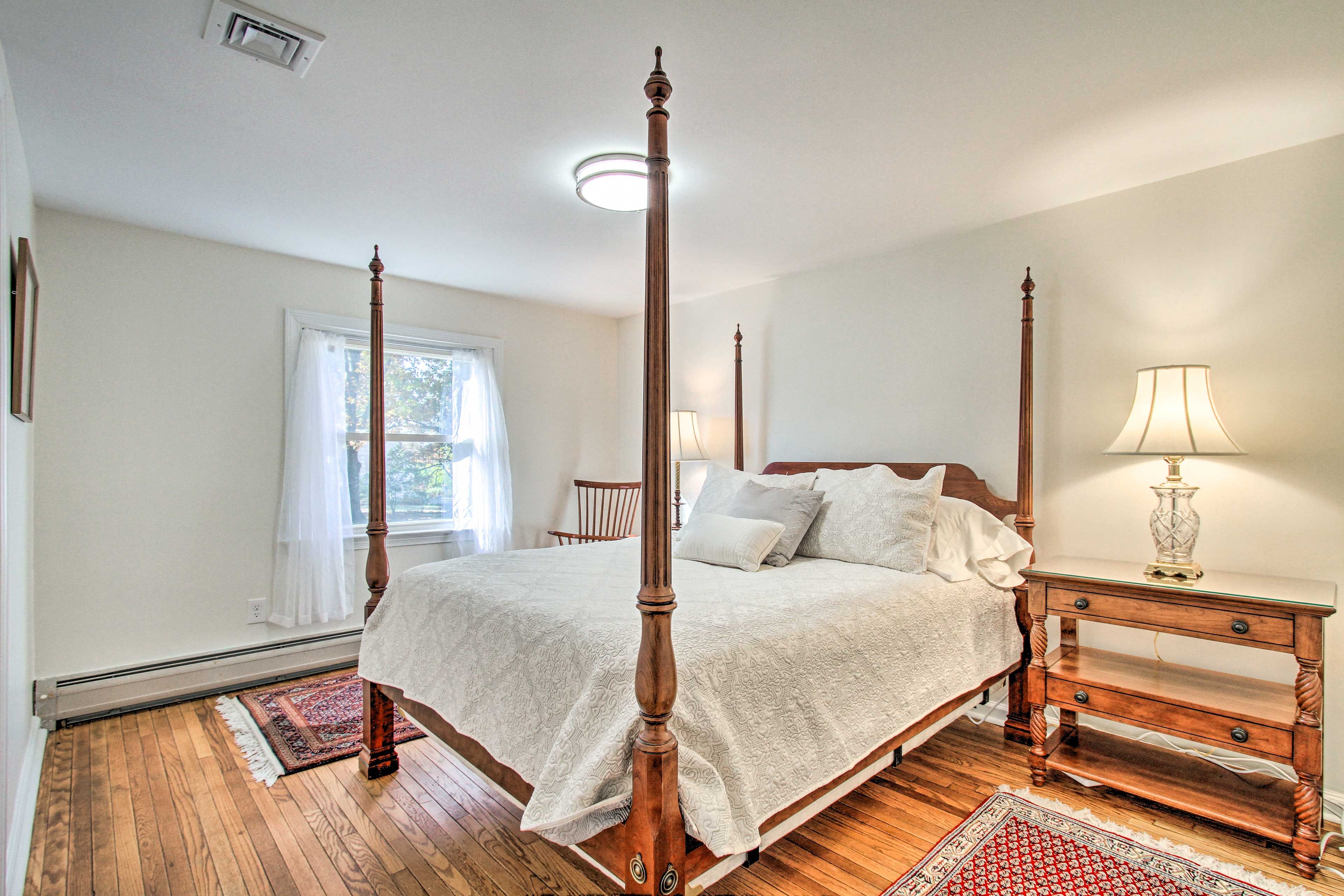 Bedroom 2 | Main Level | Queen Bed