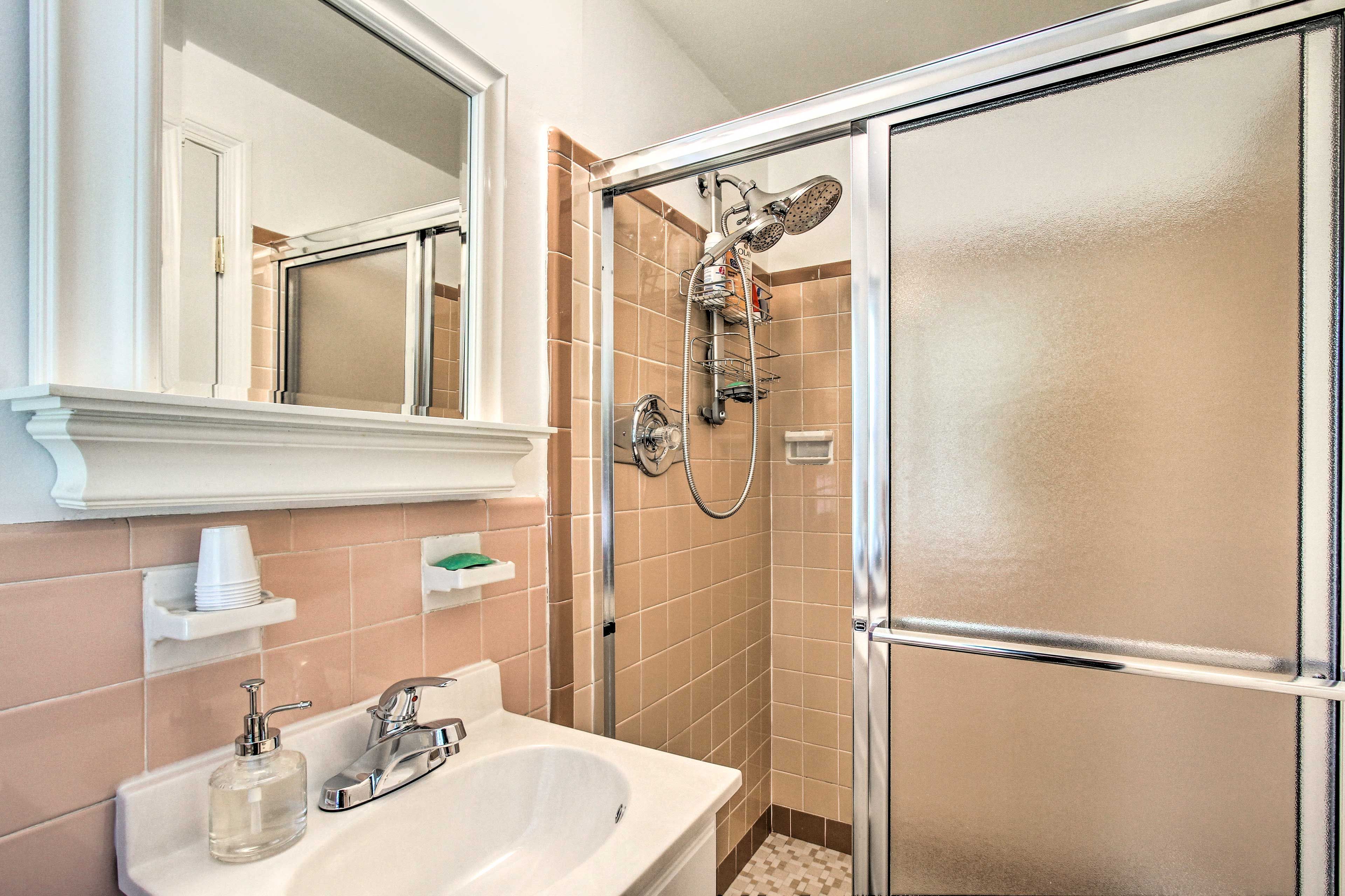 En-Suite Bathroom | Main Level | Towels Provided